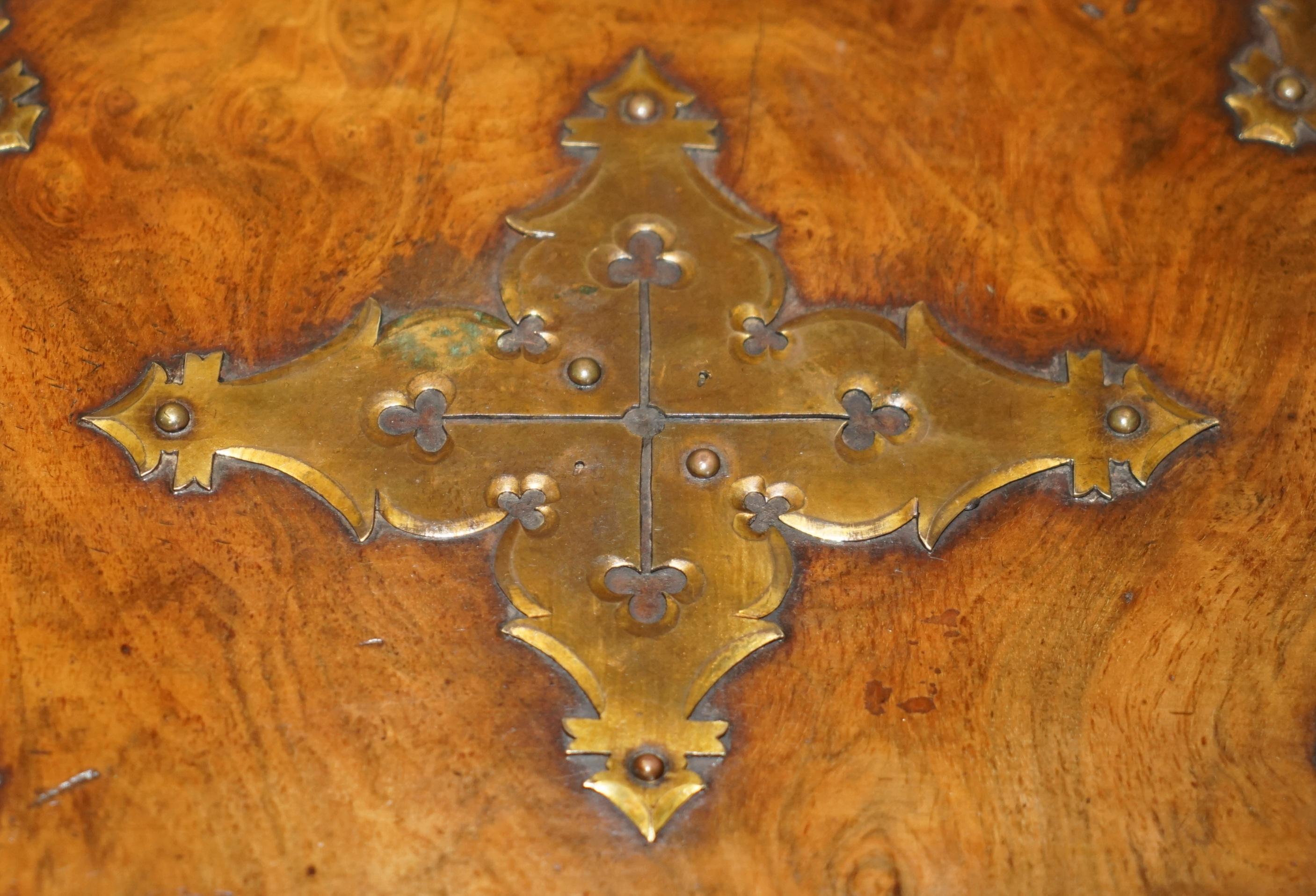 Early 19th Century EXQUISITE ANTIQUE REGENCY CiRCA 1820 BURR WALNUT & BRASS CIGAR HUMIDOR CHEST For Sale