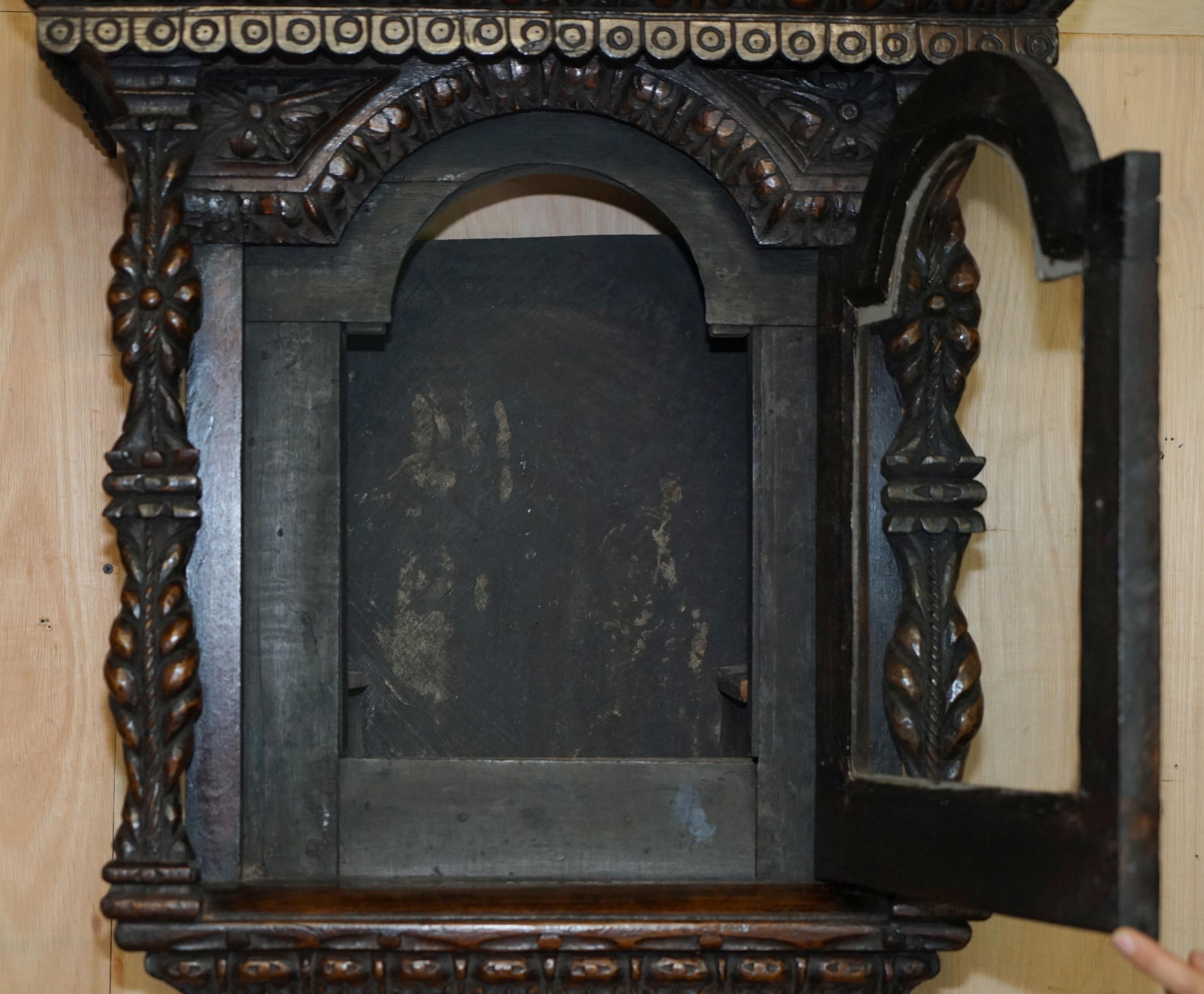 EXQUISiTE ANTIQUE RESTORED HAND CARVED GRANDFATHER CLOCK CASE DEPICTING A KING For Sale 7