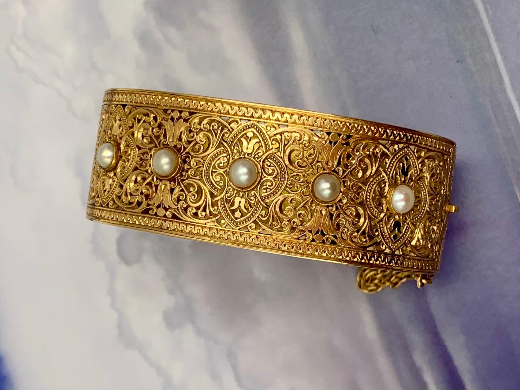 Exquisite Antique Reticulated 18K Yellow Gold Five Pearl Alhambra Bracelet For Sale 6