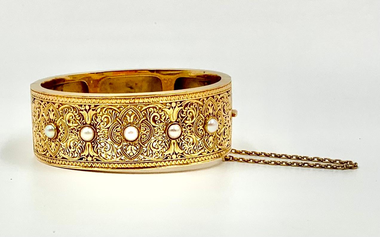 Romantic Exquisite Antique Reticulated 18K Yellow Gold Five Pearl Alhambra Bracelet For Sale