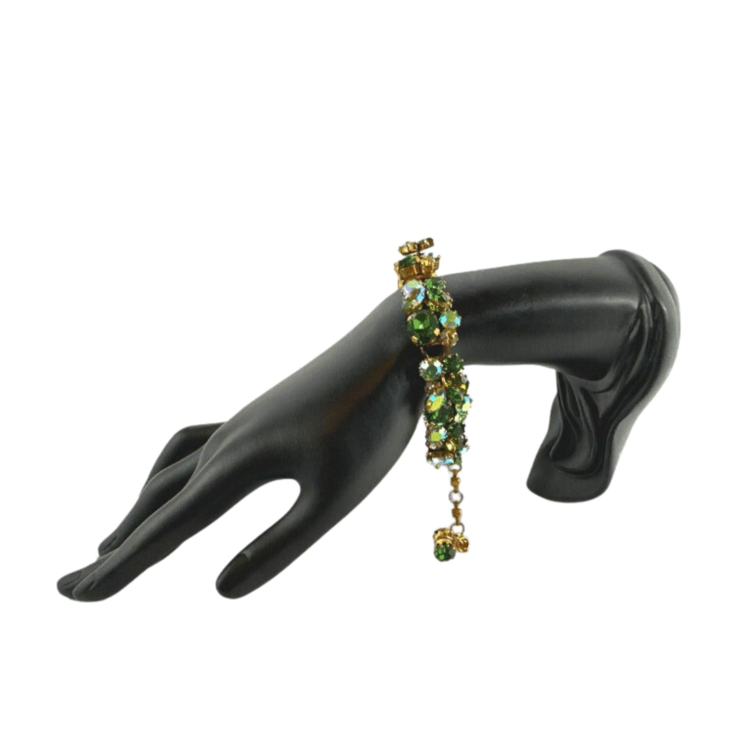 Exquisite Antique Stylish 3D Green Cut Glass Bracelet - Vintage Austria Bracelet For Sale 5