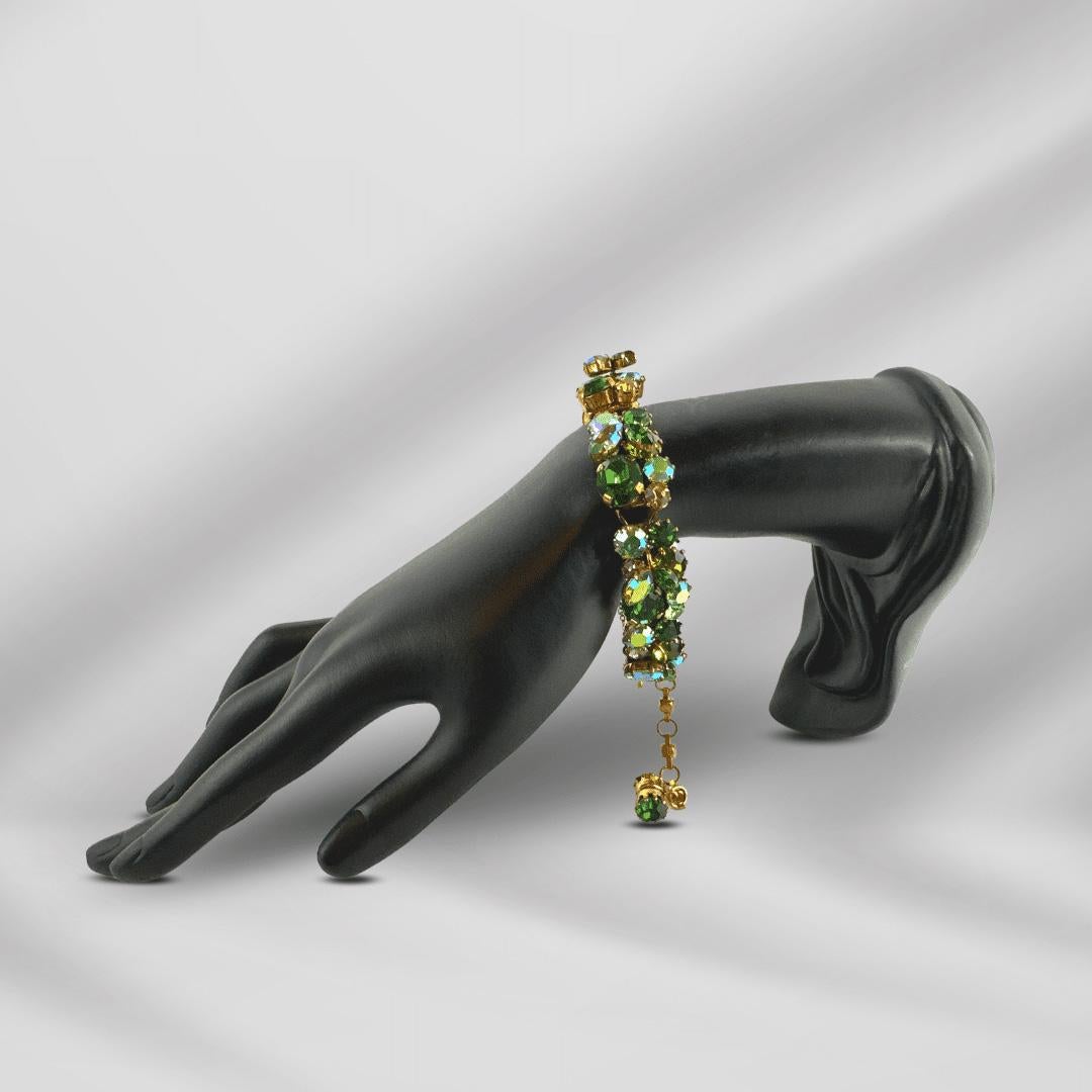 Exquisite Antique Stylish 3D Green Cut Glass Bracelet - Vintage Austria Bracelet For Sale 1