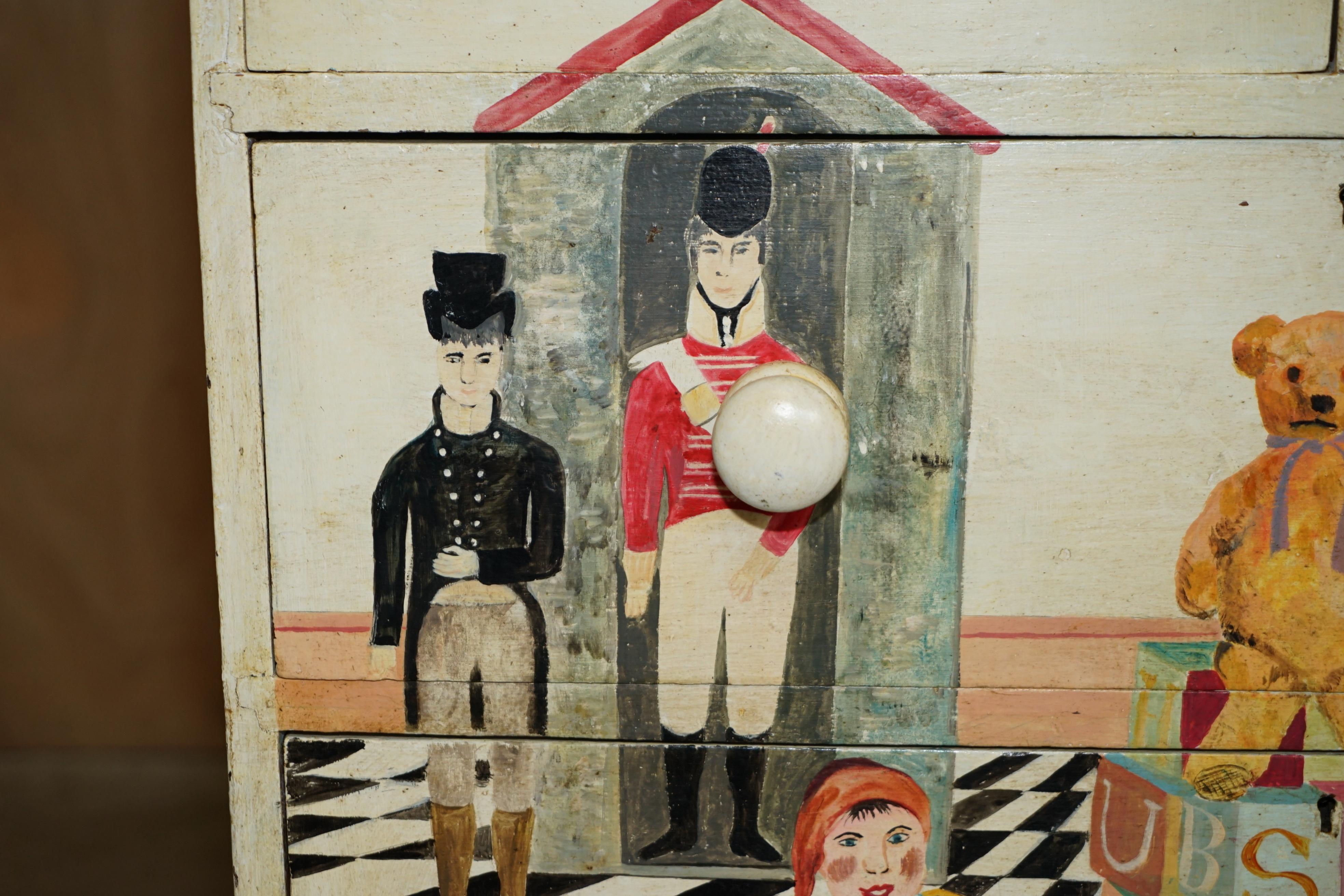 EXQUISITE ANTIQUE VICTORIAN PITCH PINE NURSERY HAND PAINTED CHEST OF DRAWERs For Sale 6