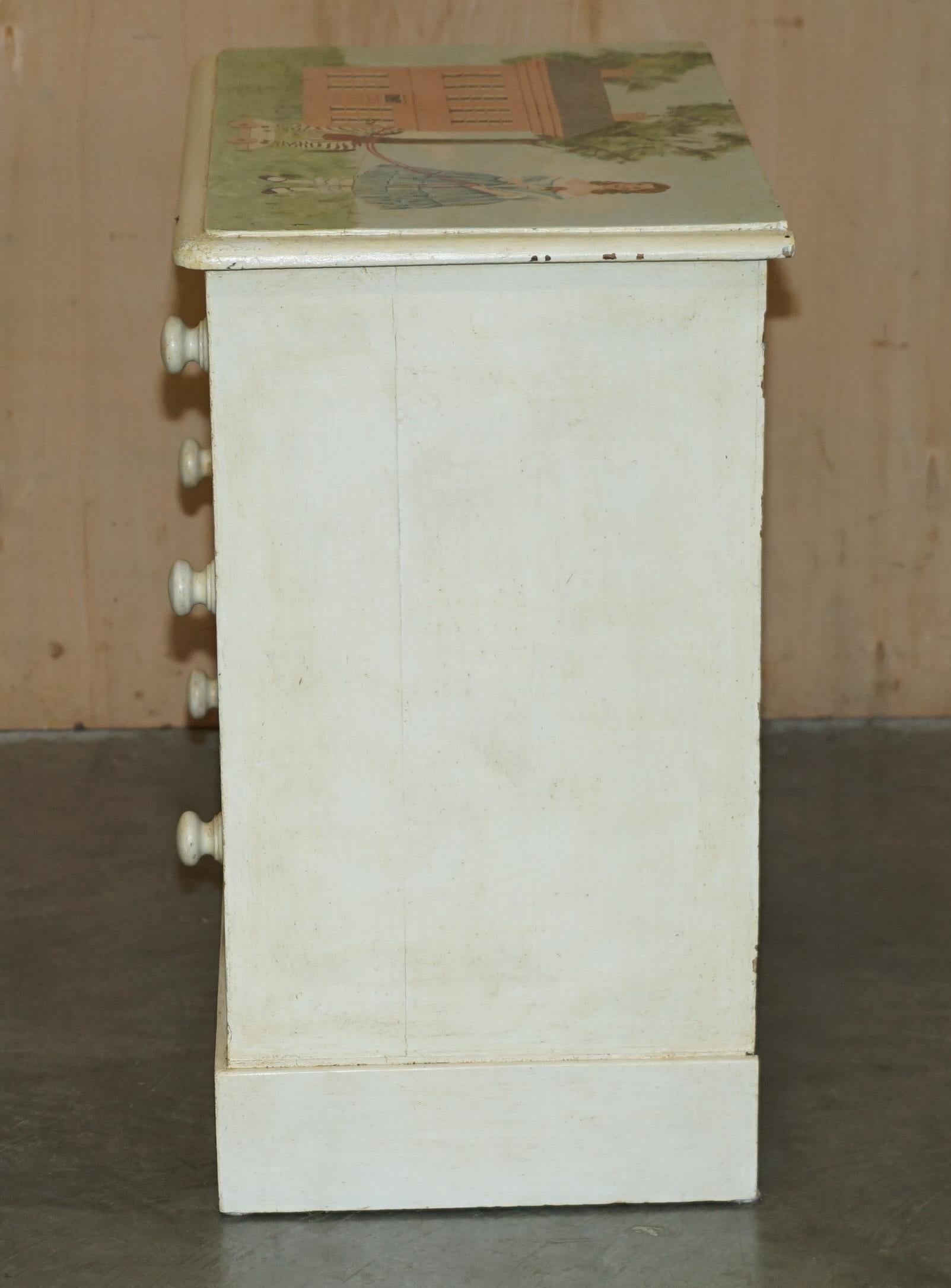EXQUISITE ANTIQUE VICTORIAN PITCH PINE NURSERY HAND PAINTED CHEST OF DRAWERs For Sale 9