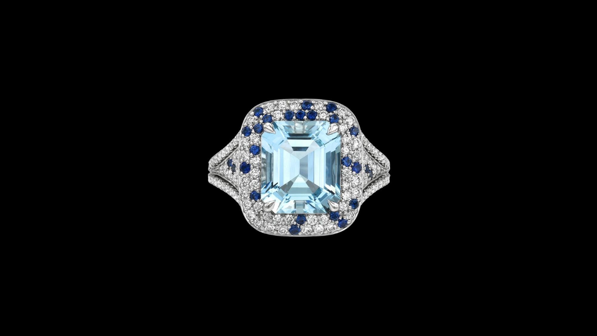 Squisito anello di acquamarina in platino - Regalo d'amore di lusso con diamanti e zaffiri In condizioni Nuovo in vendita a Beverly Hills, CA