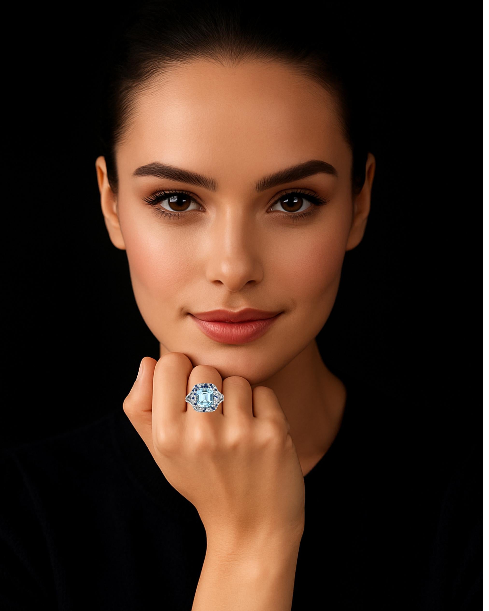 Moderno Squisito anello di acquamarina in platino - Regalo d'amore di lusso con diamanti e zaffiri in vendita