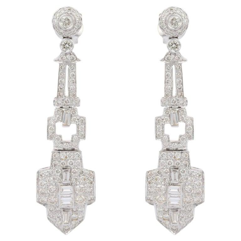 Donna Squisiti orecchini Art Deco con diamanti pendenti in oro bianco 18 carati in vendita