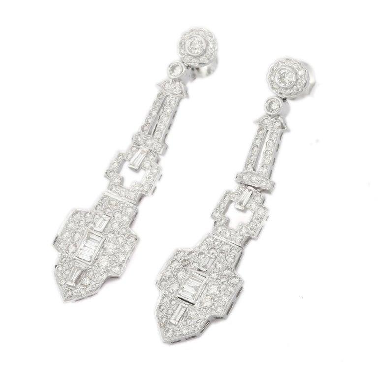 Squisiti orecchini Art Deco con diamanti pendenti in oro bianco 18 carati in vendita 1