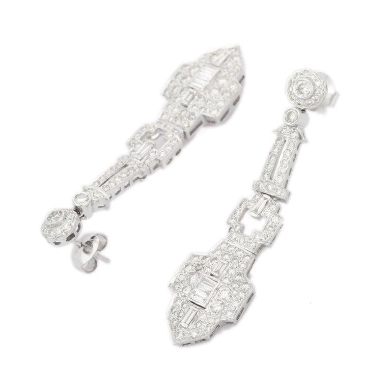 Squisiti orecchini Art Deco con diamanti pendenti in oro bianco 18 carati in vendita 2