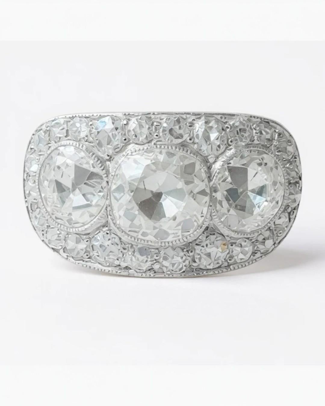 Exquisite Art Deco Platinum Ring with 3.50 ctw European Cut Diamonds For Sale 3