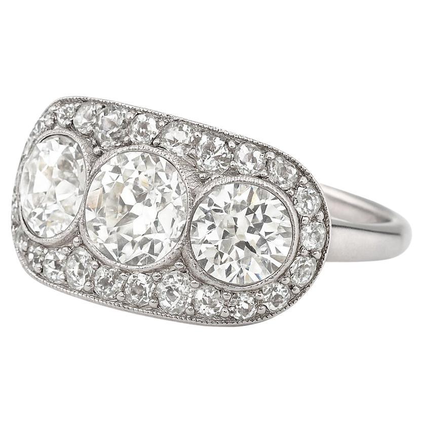 Squisito anello Art Deco in platino con 3,50 ctw di diamanti taglio europeo