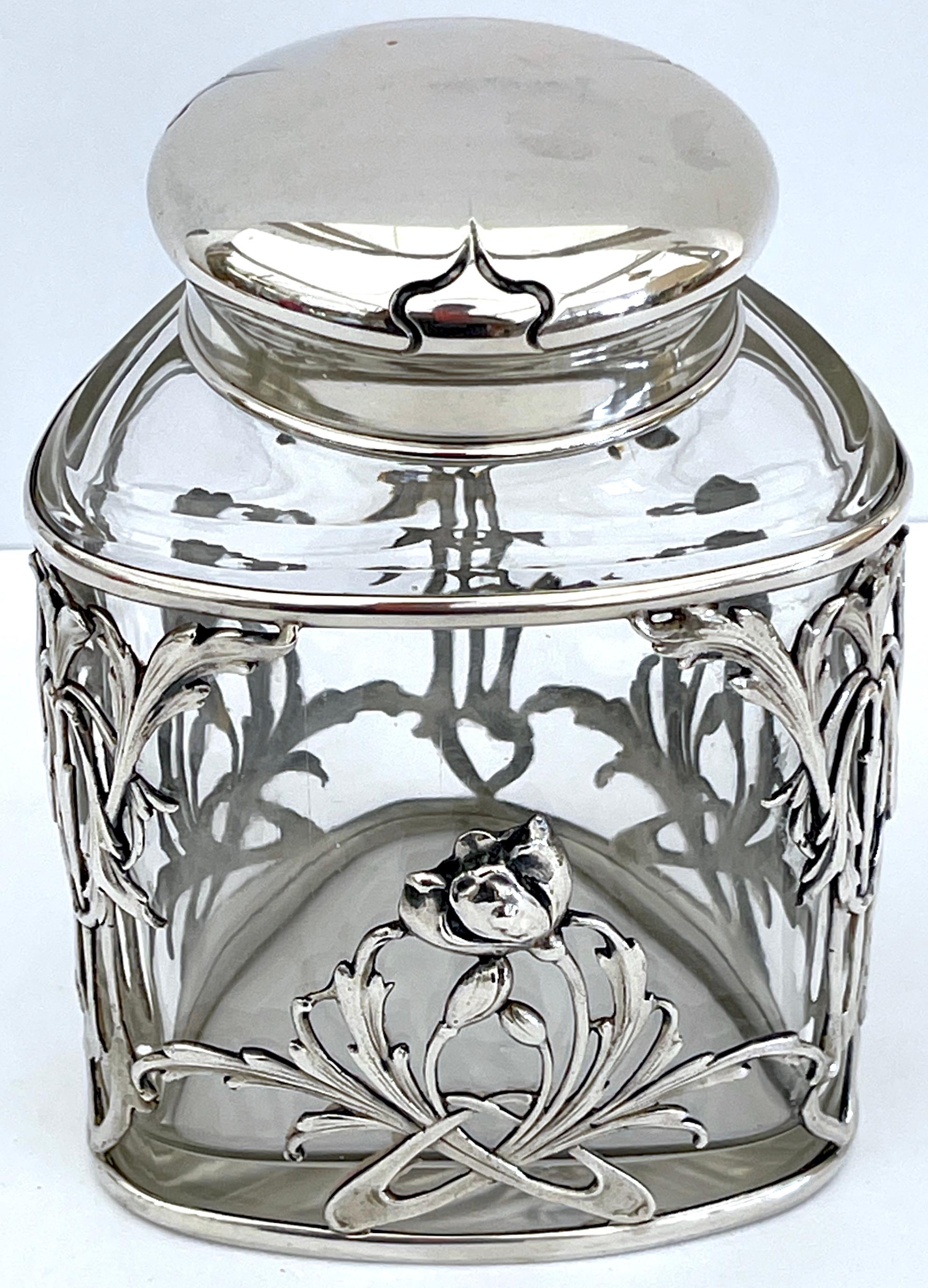 Exquisite Jugendstil Sterling montiert Kristall Dreieckige Box (Art nouveau) im Angebot