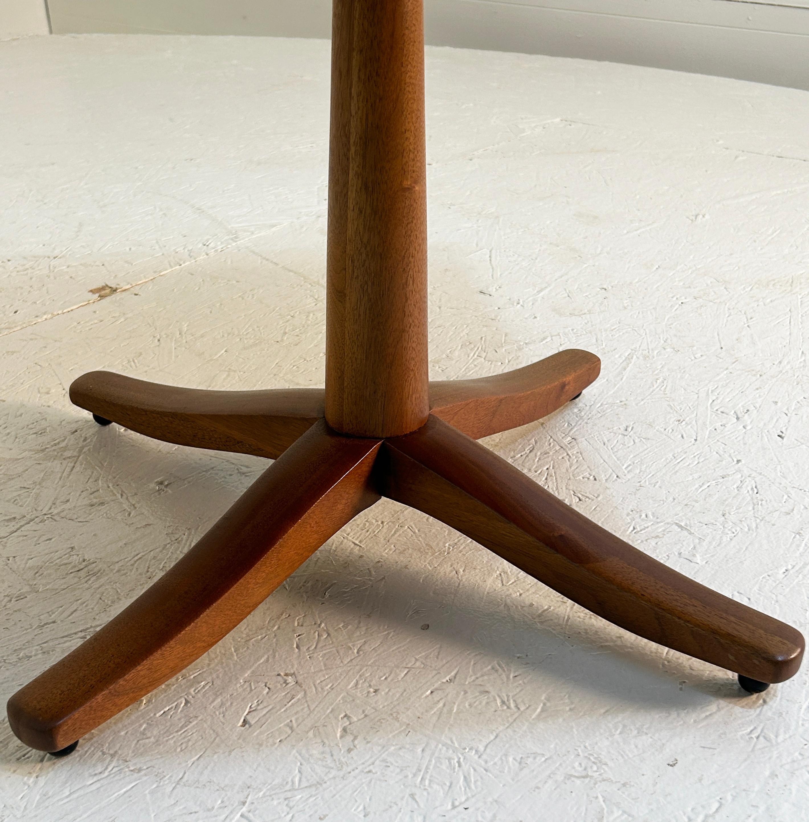 Exquisite Barney Flagg cocktail table for Drexel In Excellent Condition For Sale In South Charleston, WV