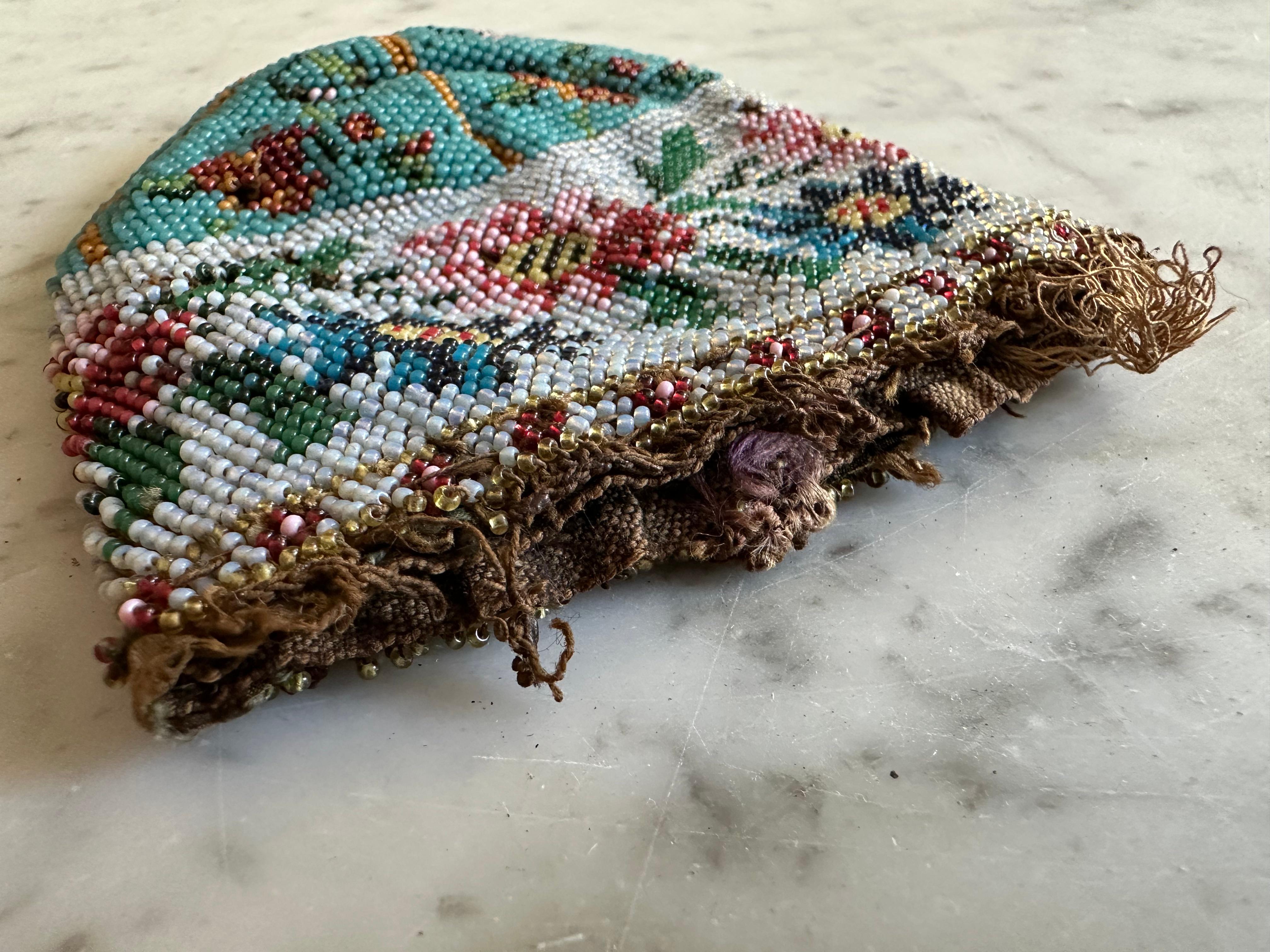 Soie Ensemble de sacs en perles exquis - Pochette à cordon du 19e siècle et pochette Art déco en vente