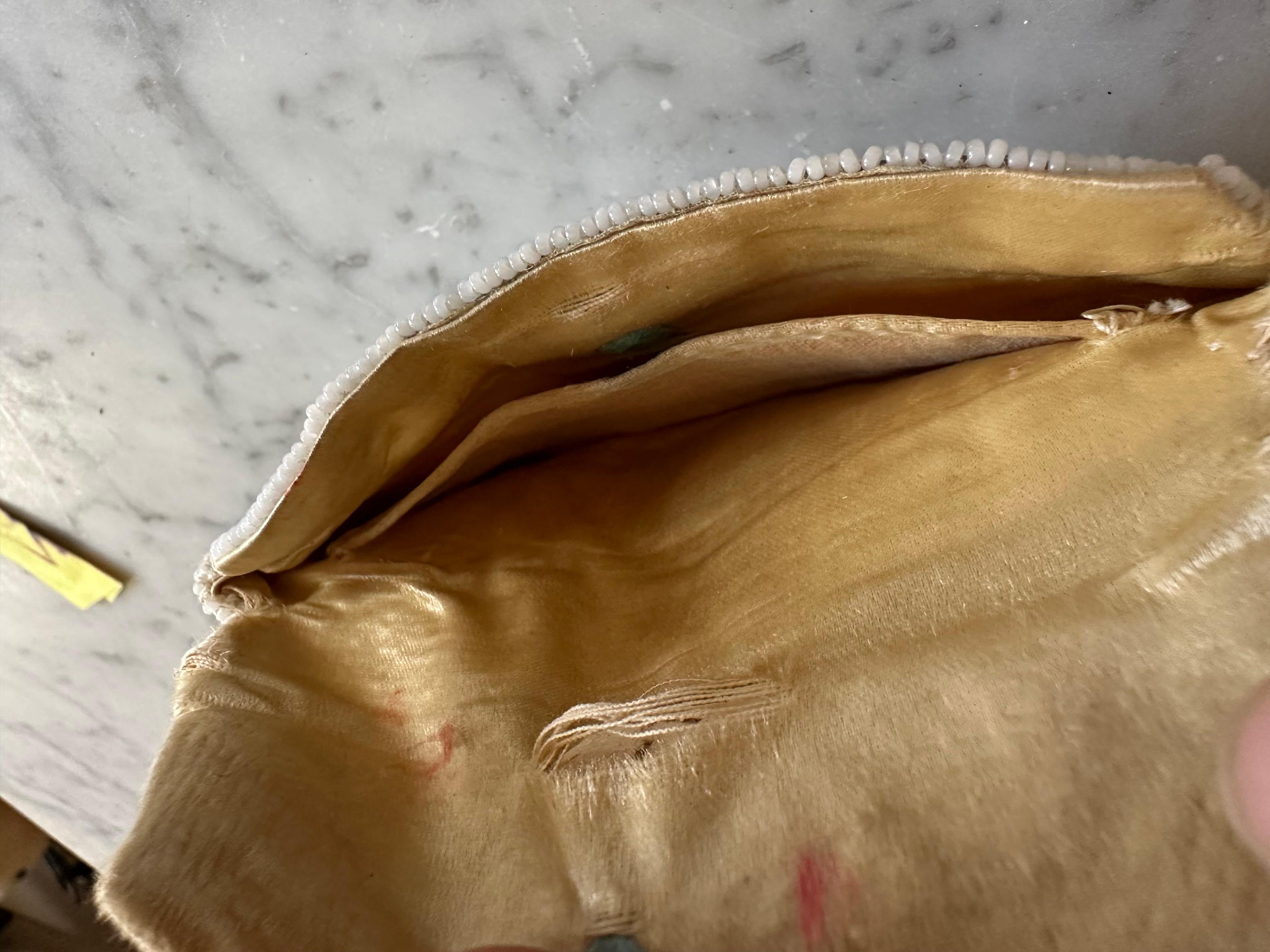Ensemble de sacs en perles exquis - Pochette à cordon du 19e siècle et pochette Art déco en vente 2