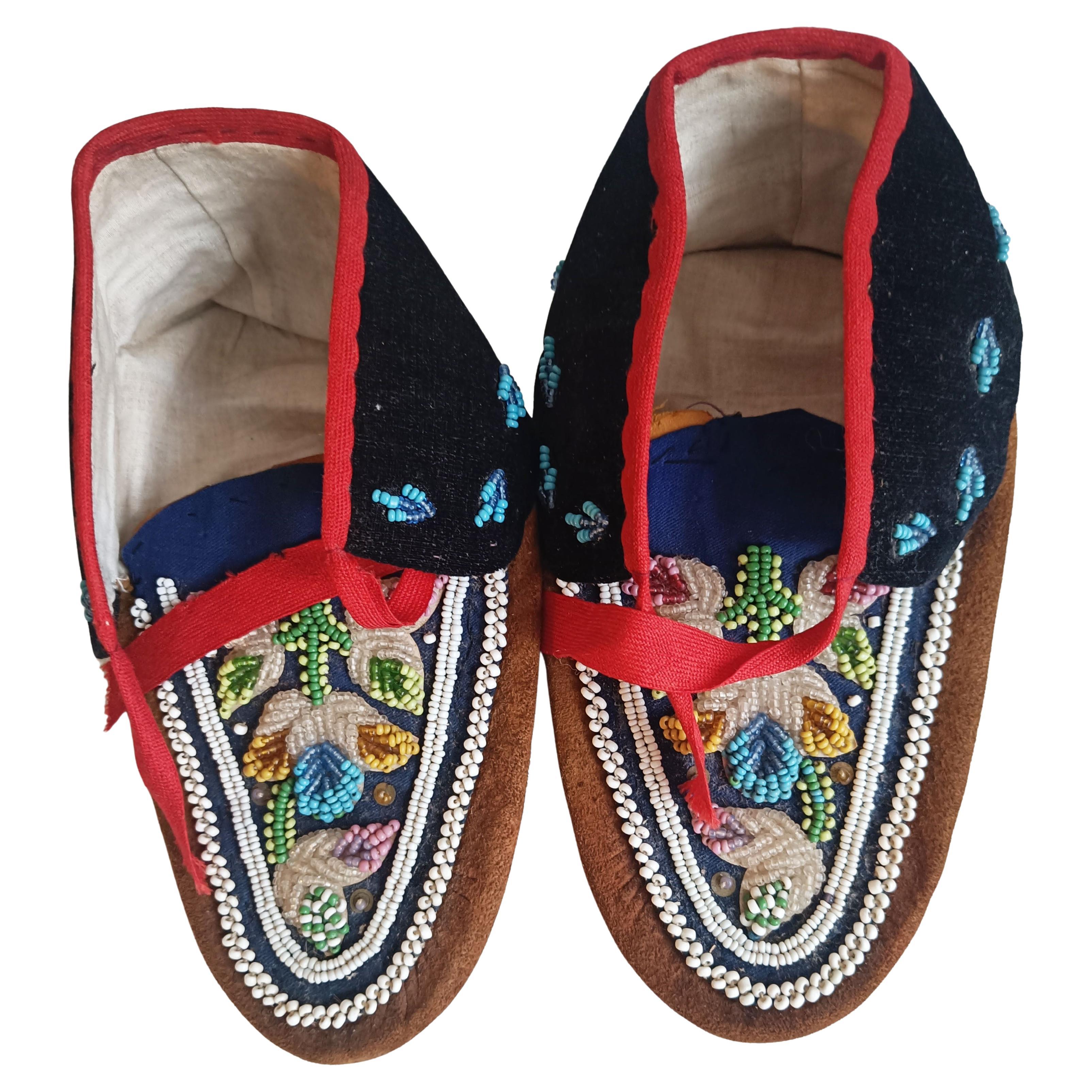 Native American Exquisite Beaded Moccasins – Iroquois