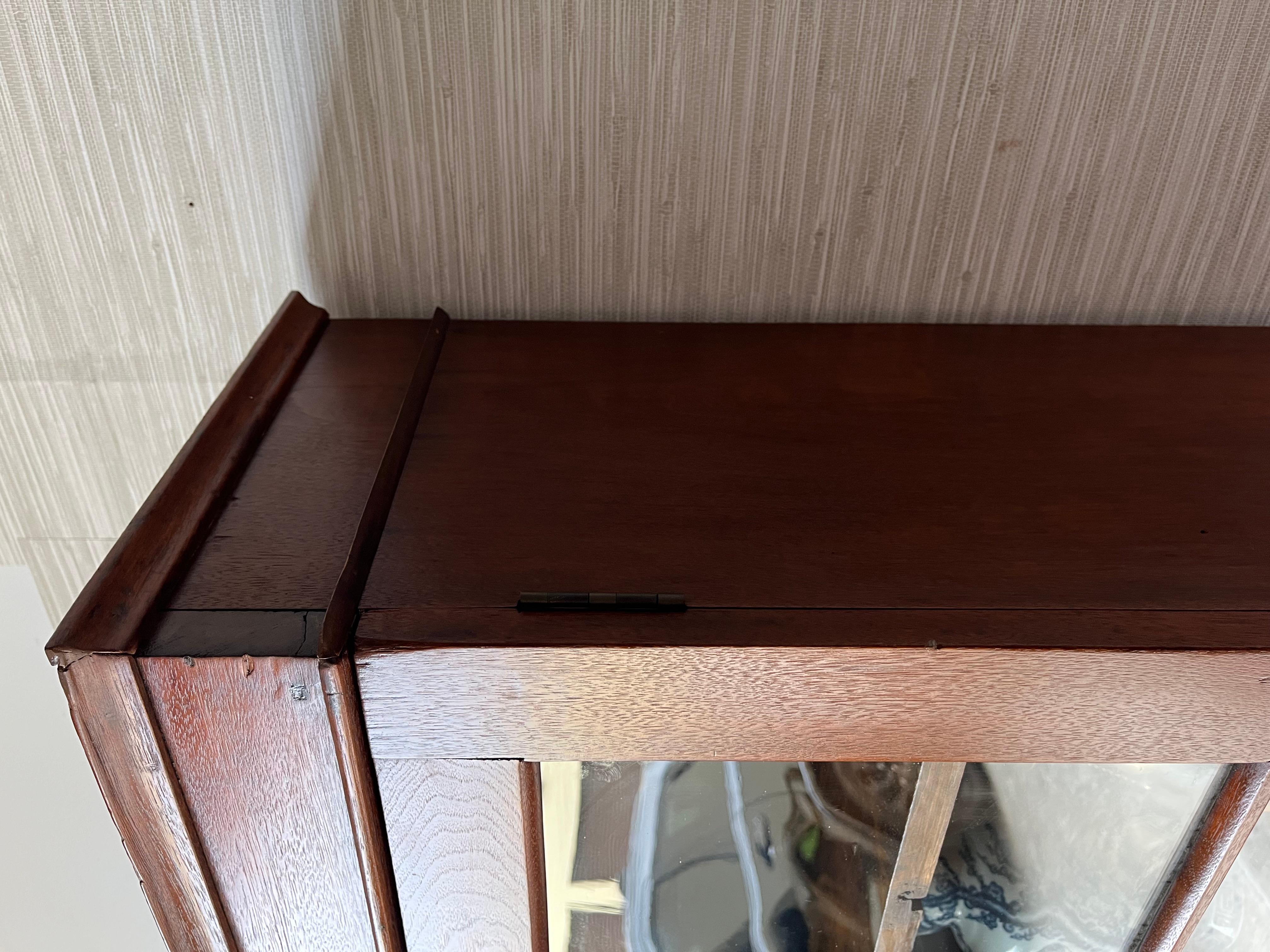 Exquisito Escritorio Antiguo de Sobremesa con Cristal Soplado a Mano Original en venta 4