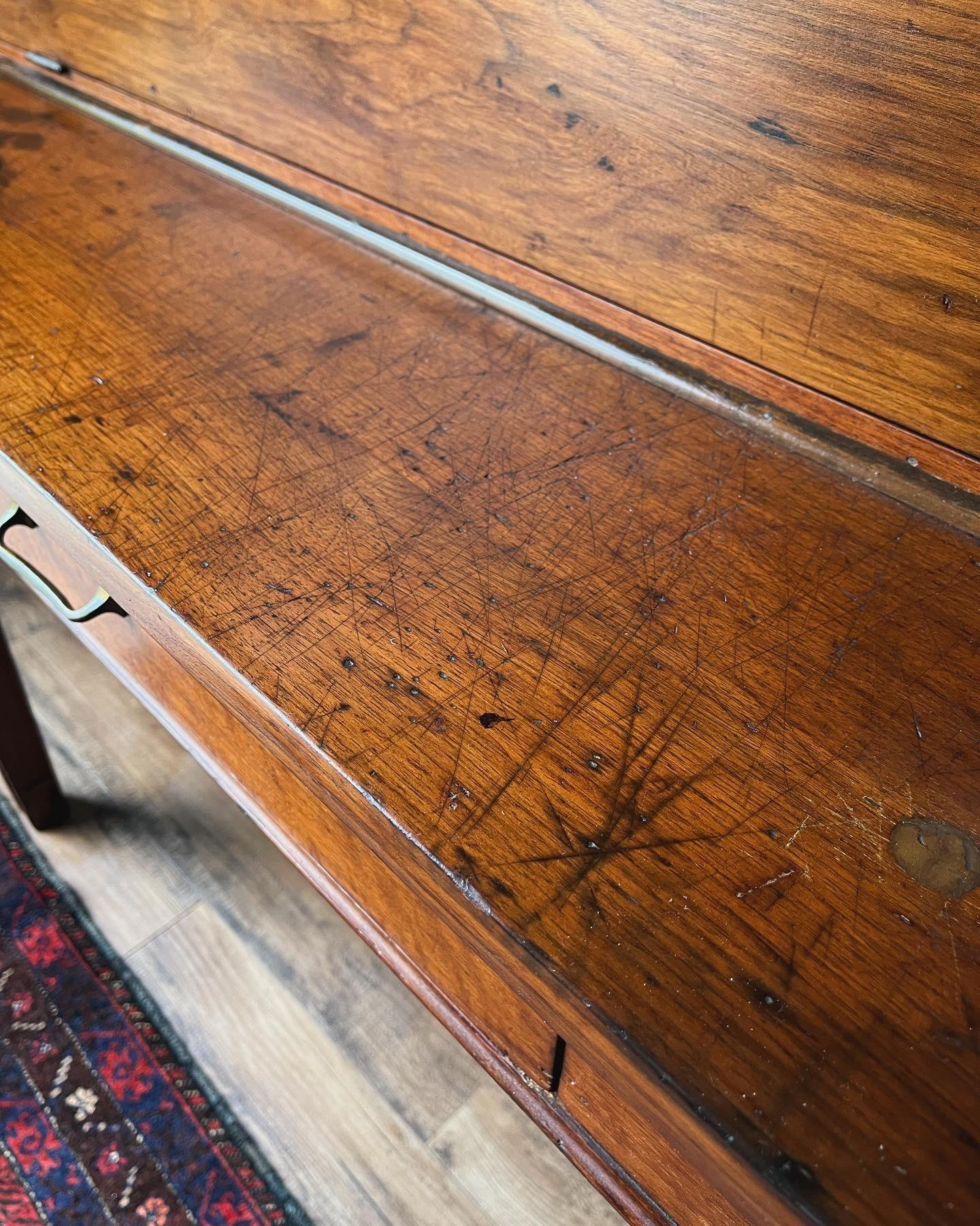 Exquisito Escritorio Antiguo de Sobremesa con Cristal Soplado a Mano Original Vidrio soplado en venta