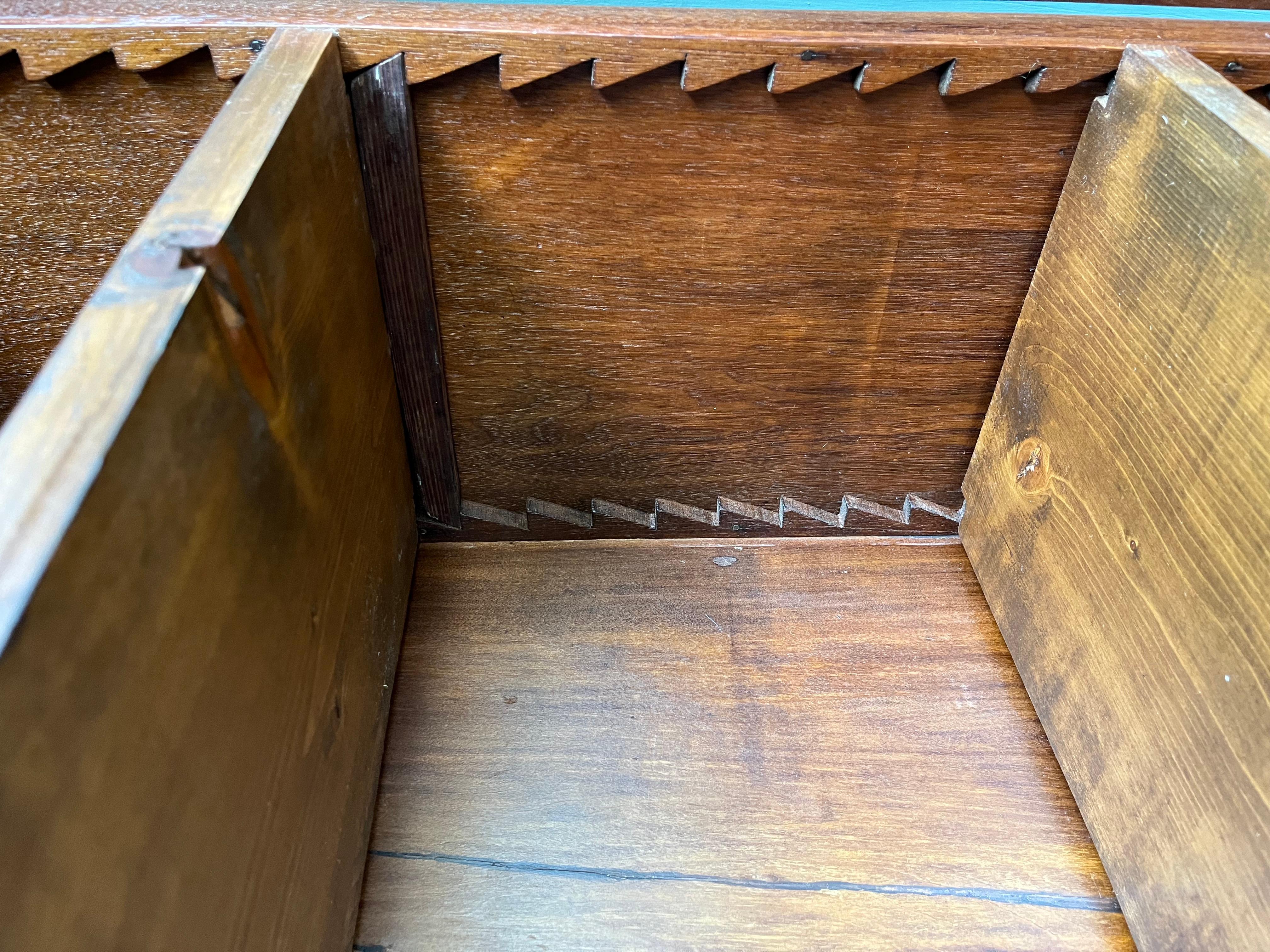 Exquisito Escritorio Antiguo de Sobremesa con Cristal Soplado a Mano Original en venta 3