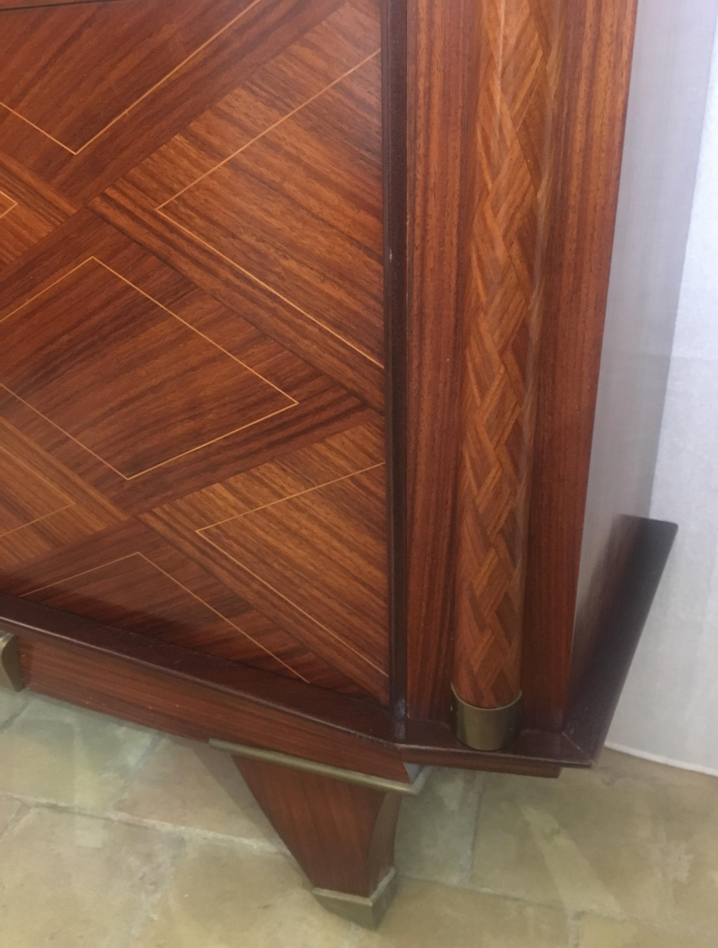 Jules Leleu Modernist Dry Bar Cabinet, French Art Deco Display Cabinet In Good Condition For Sale In Miami, FL