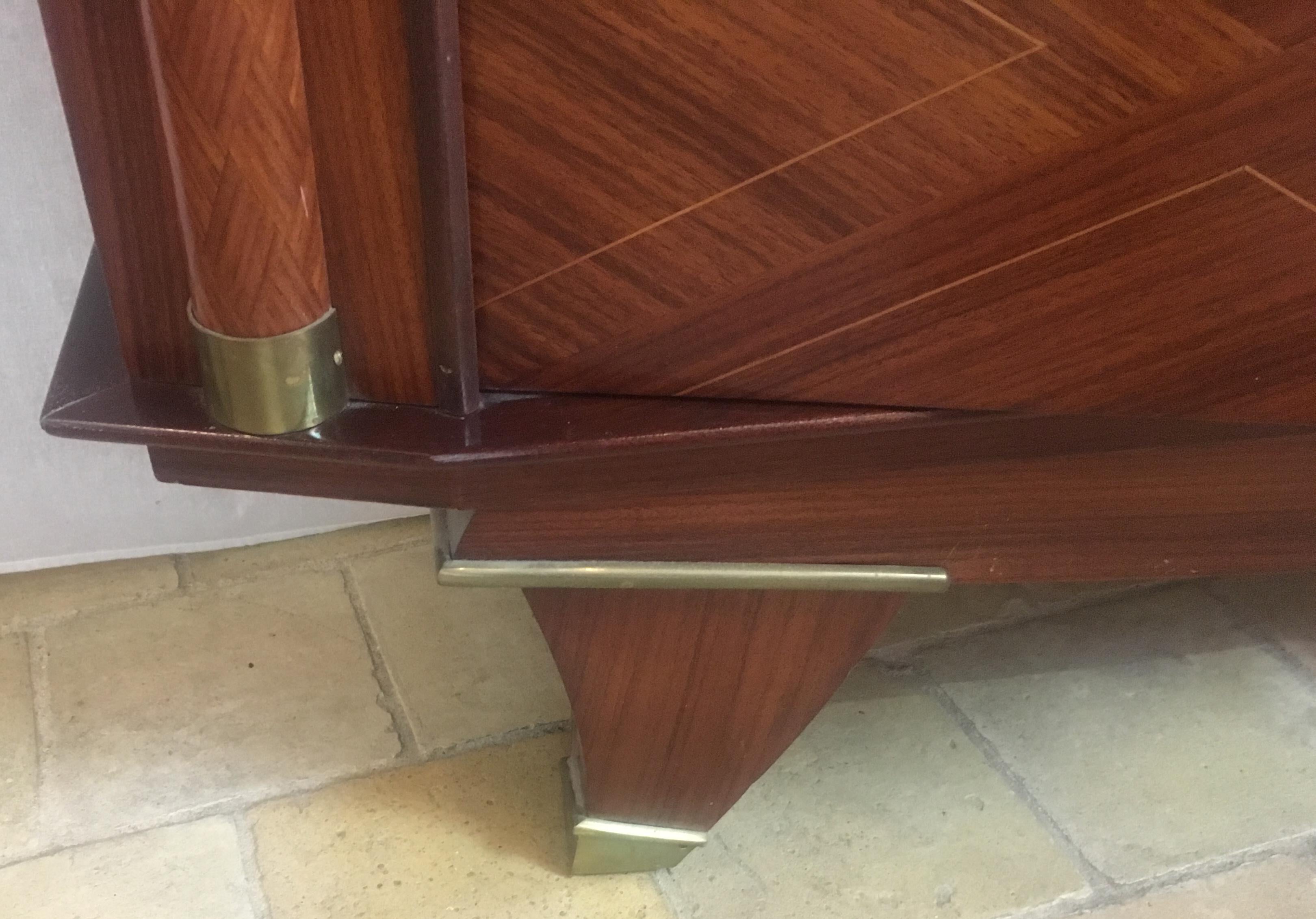 Ottone Mobile bar a secco modernista attribuito a Jules Leleu, Mobile bar a secco francese Art Deco in vendita