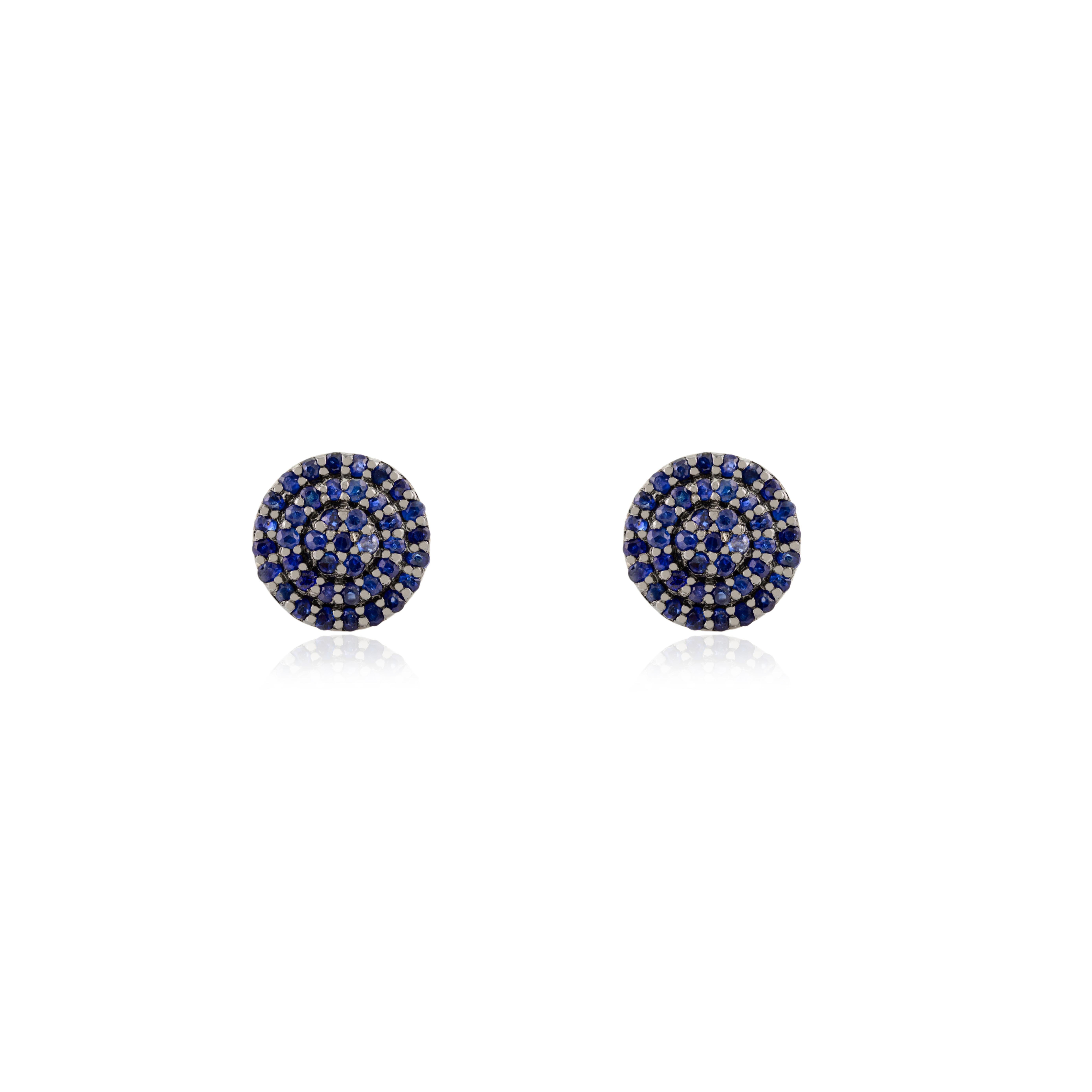 Exquises clous d'oreilles en or blanc 14 carats sertis de saphirs bleus pavés, cadeau parfait pour femme Pour femmes en vente