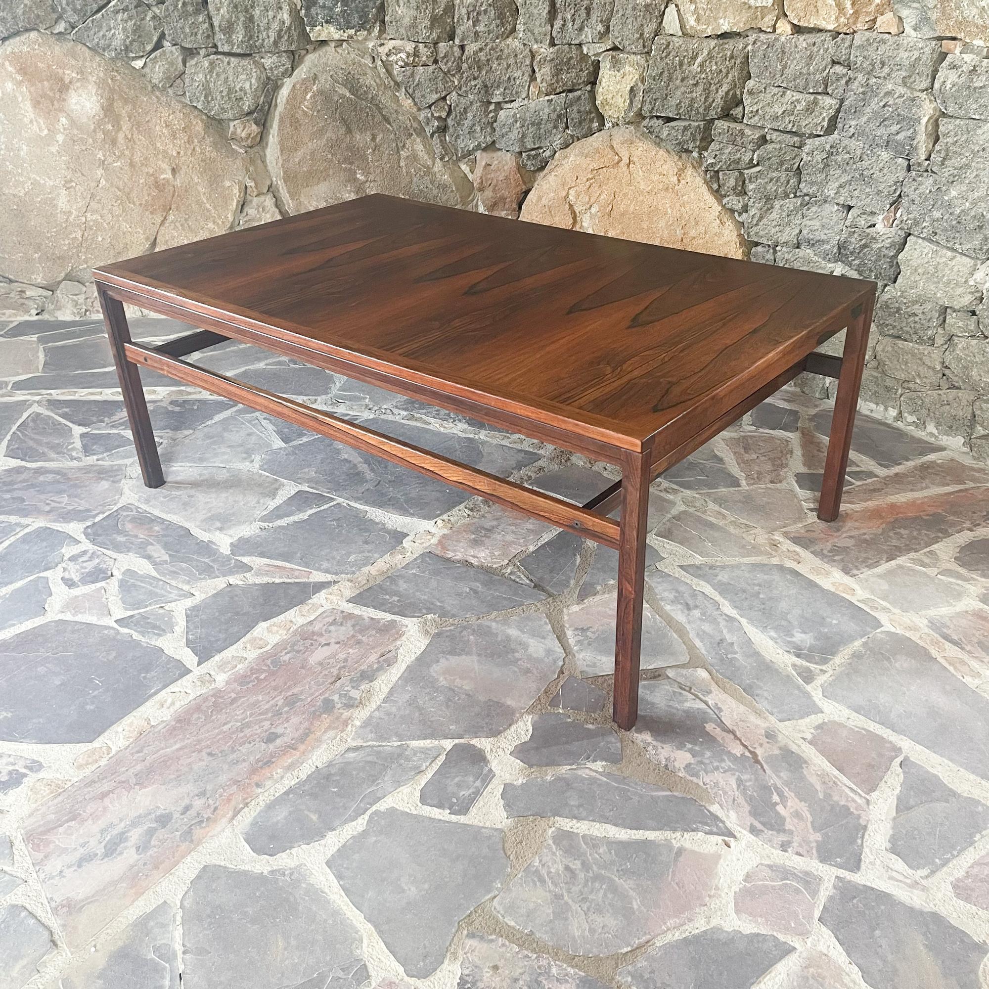 Mid-Century Modern 1970s Modern Minimalist Coffee Table Exquisite Brazilian Rosewood For Sale