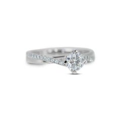 Exquisite Brilliance: 0.7ct D Color Diamond Ring with Cascading Light