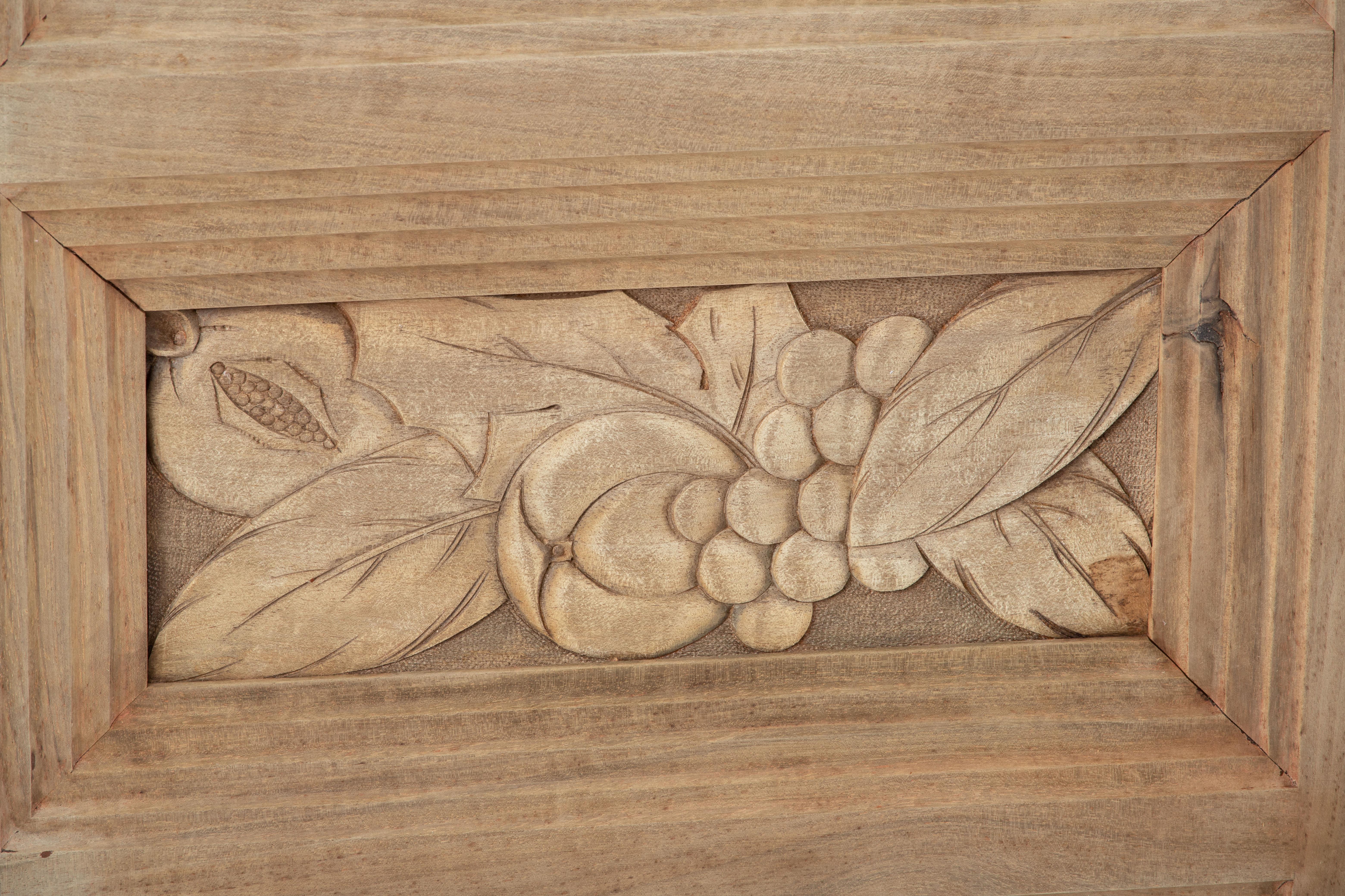 Squisita credenza brutalista francese in rovere massiccio, anni '40 in vendita 1