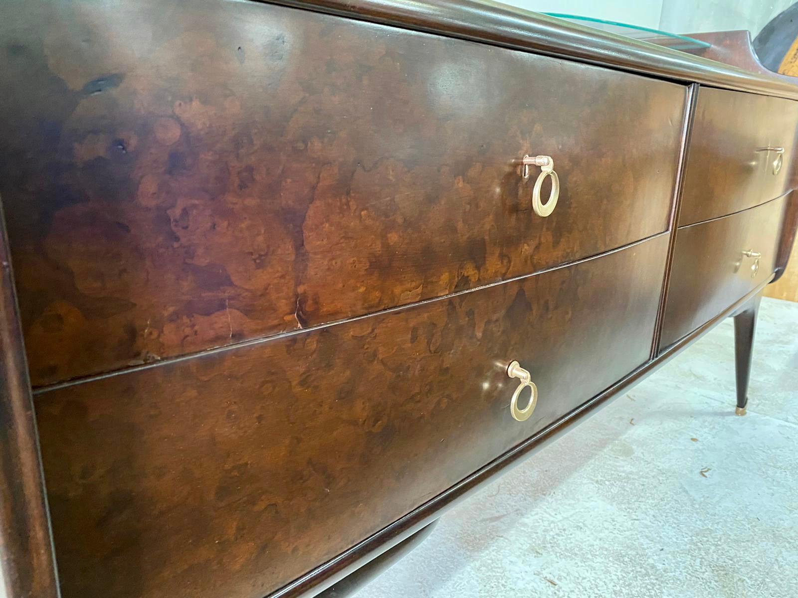 Exquisite Burl Wood Veneer and Brass Italian Commode from 1940's In Good Condition For Sale In East Hampton, NY