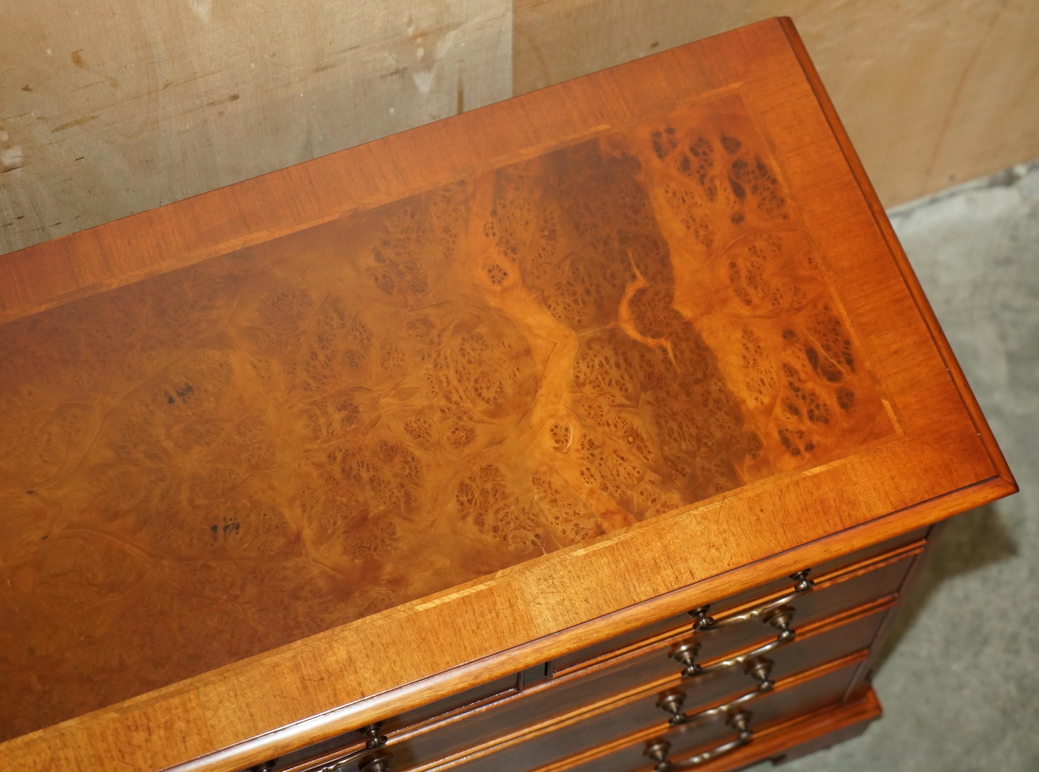 EXQUISITE BURR & BURL WALNUT SIDEBOARD BANK OR CHEST OF DRAWERS STUNNiNG PATINA For Sale 3