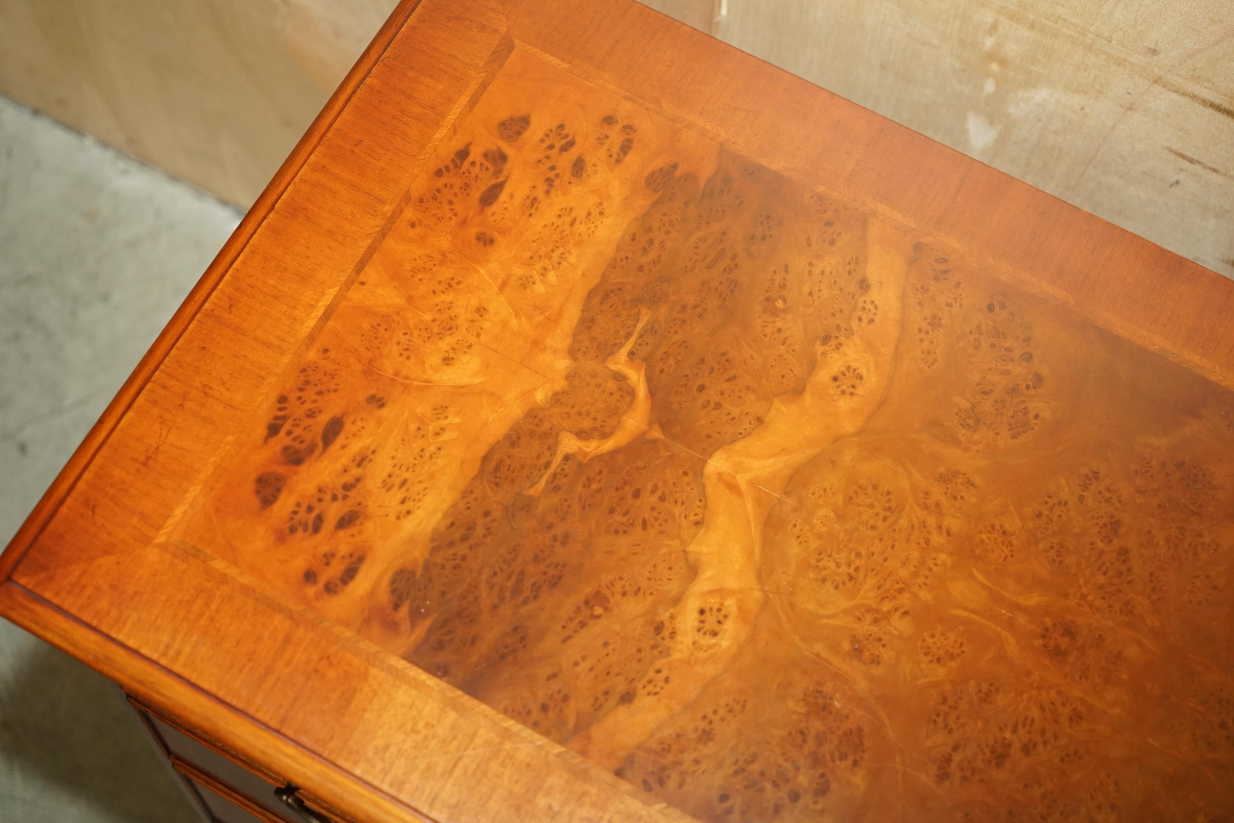 EXQUISITE BURR & BURL WALNUT SIDEBOARD BANK OR CHEST OF DRAWERS STUNNiNG PATINA For Sale 4