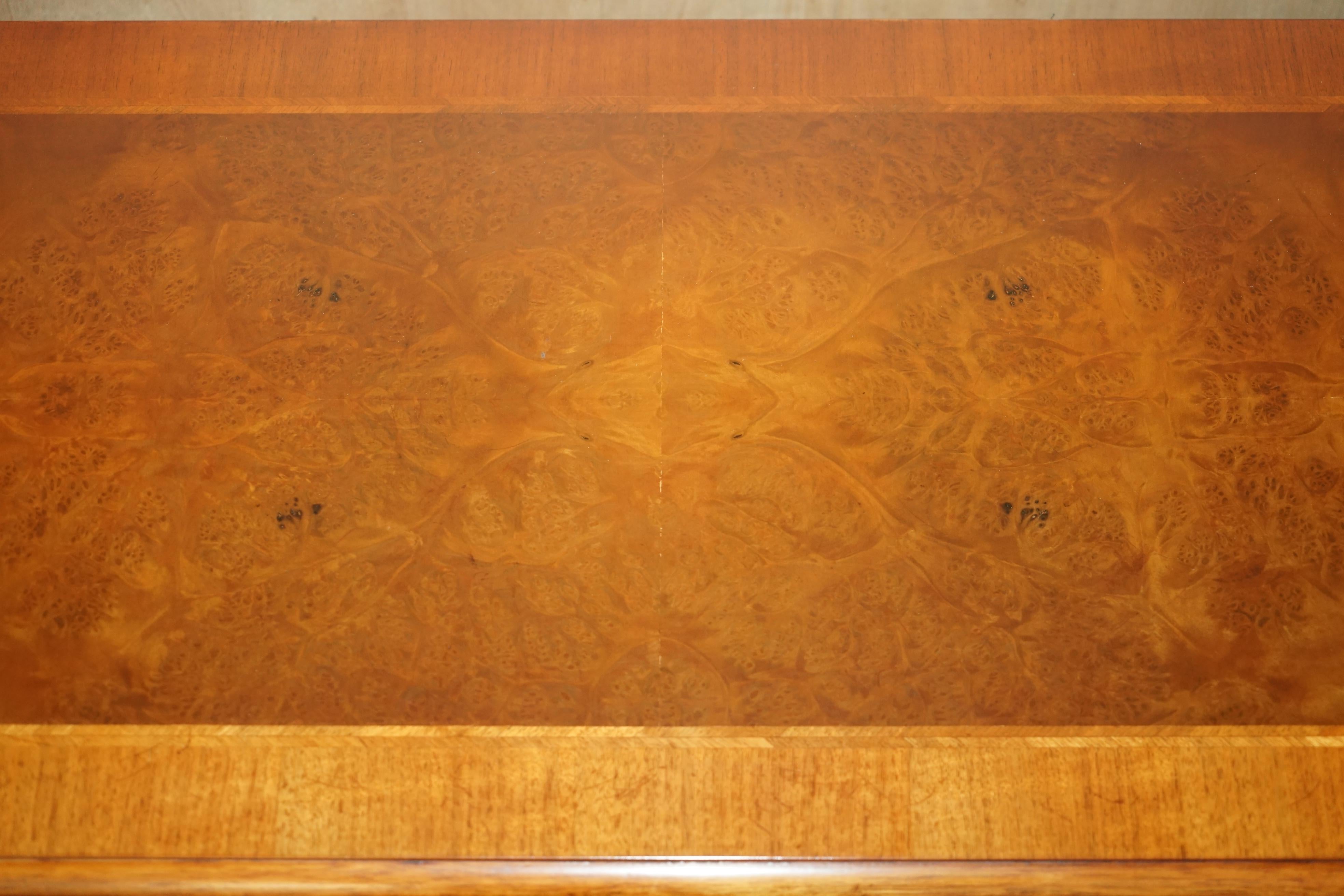 EXQUISITE BURR & BURL WALNUT SIDEBOARD BANK OR CHEST OF DRAWERS STUNNiNG PATINA For Sale 5