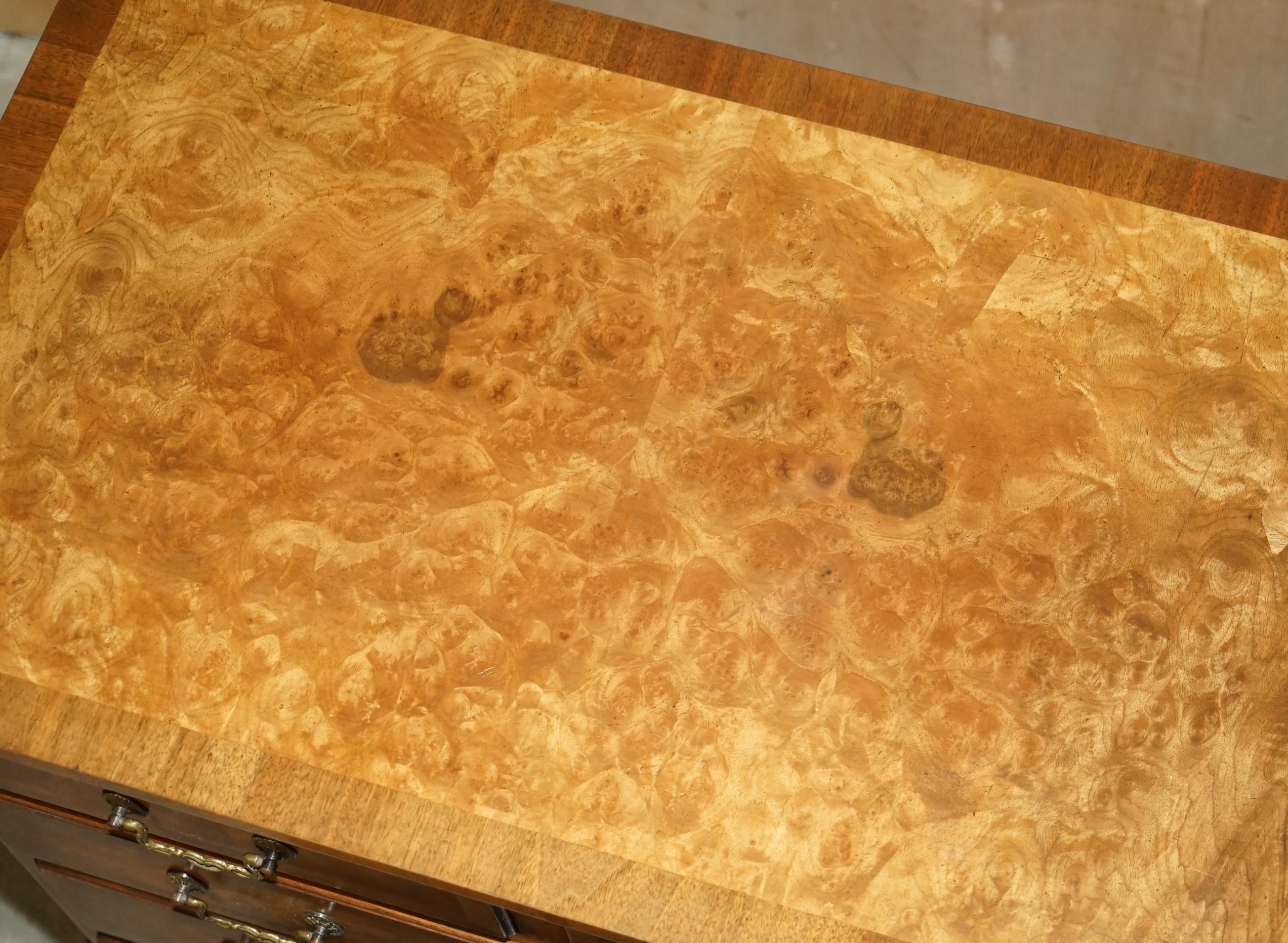 EXQUISITE BURR & BURL WALNUT SiDEBOARD BANK OR CHEST OF DRAWERS SUBLIME PATINA For Sale 4