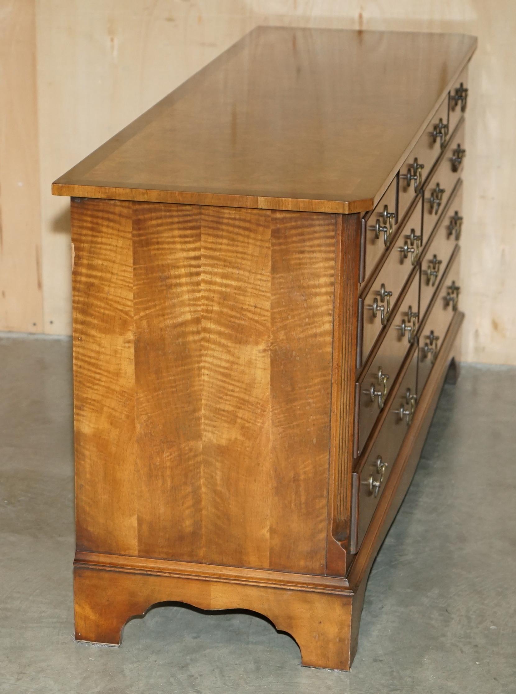 EXQUISITE BURR & BURL WALNUT SiDEBOARD BANK OR CHEST OF DRAWERS SUBLIME PATINA For Sale 6