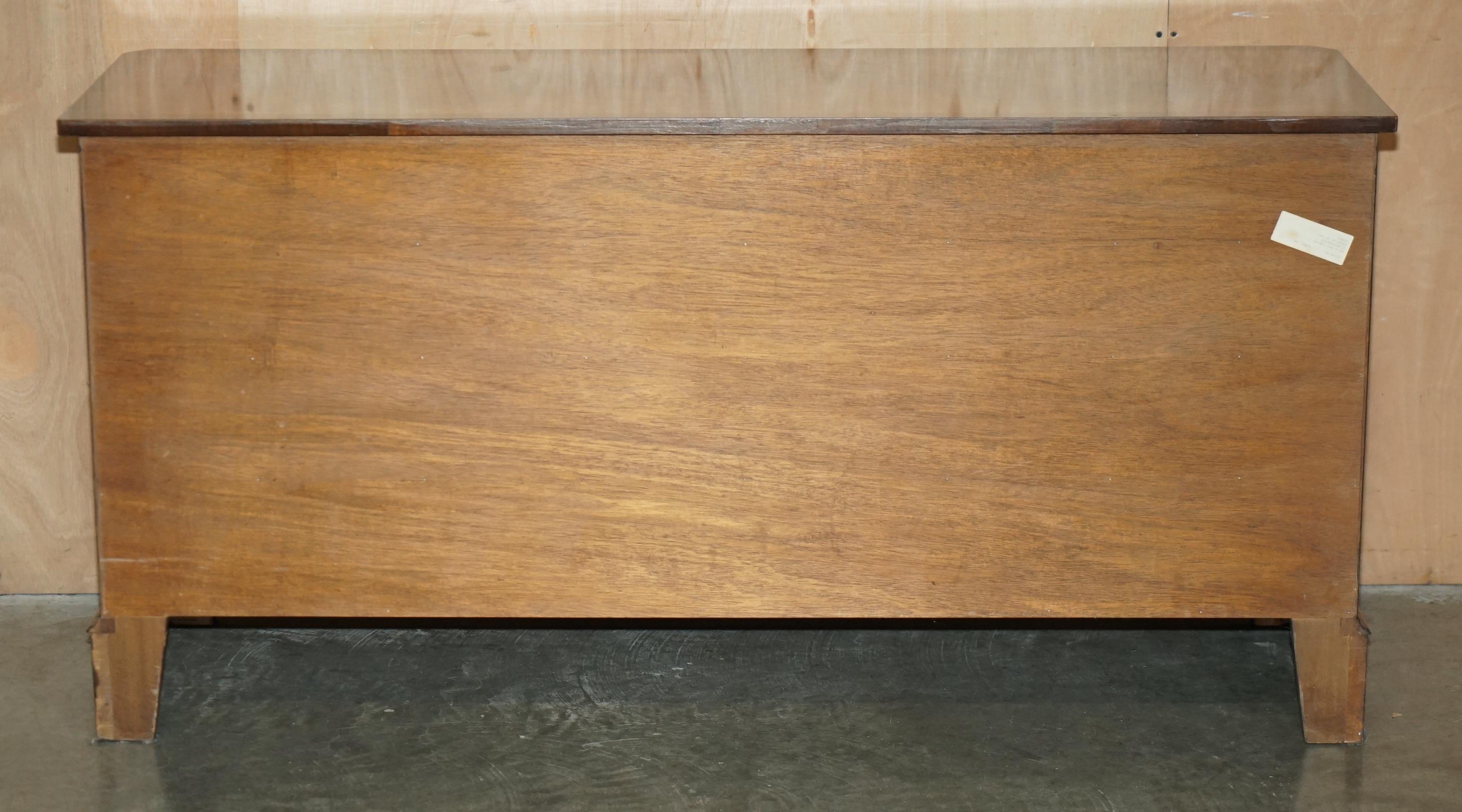 EXQUISITE BURR & BURL WALNUT SiDEBOARD BANK OR CHEST OF DRAWERS SUBLIME PATINA For Sale 7