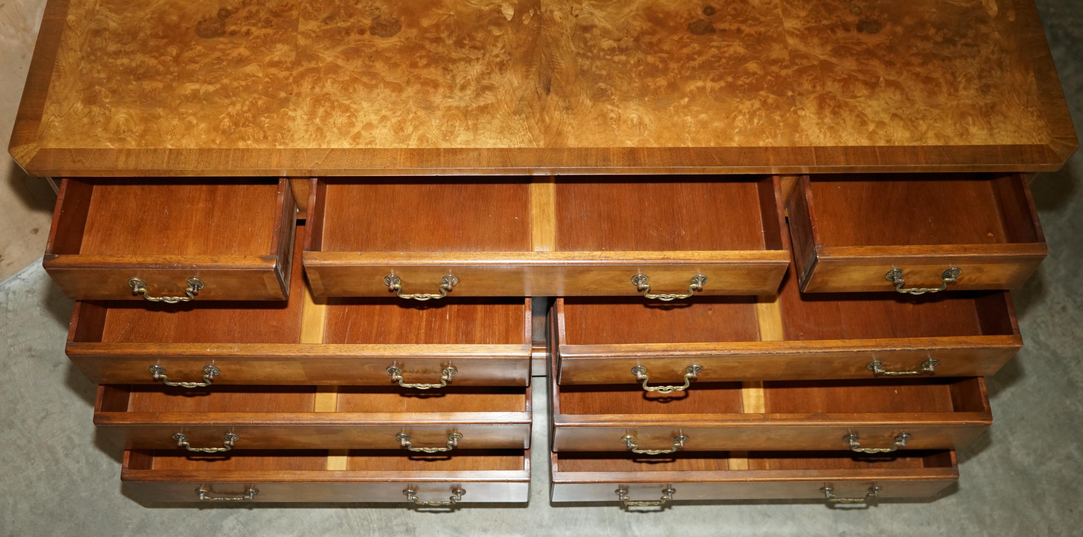 EXQUISITE BURR & BURL WALNUT SiDEBOARD BANK OR CHEST OF DRAWERS SUBLIME PATINA For Sale 11