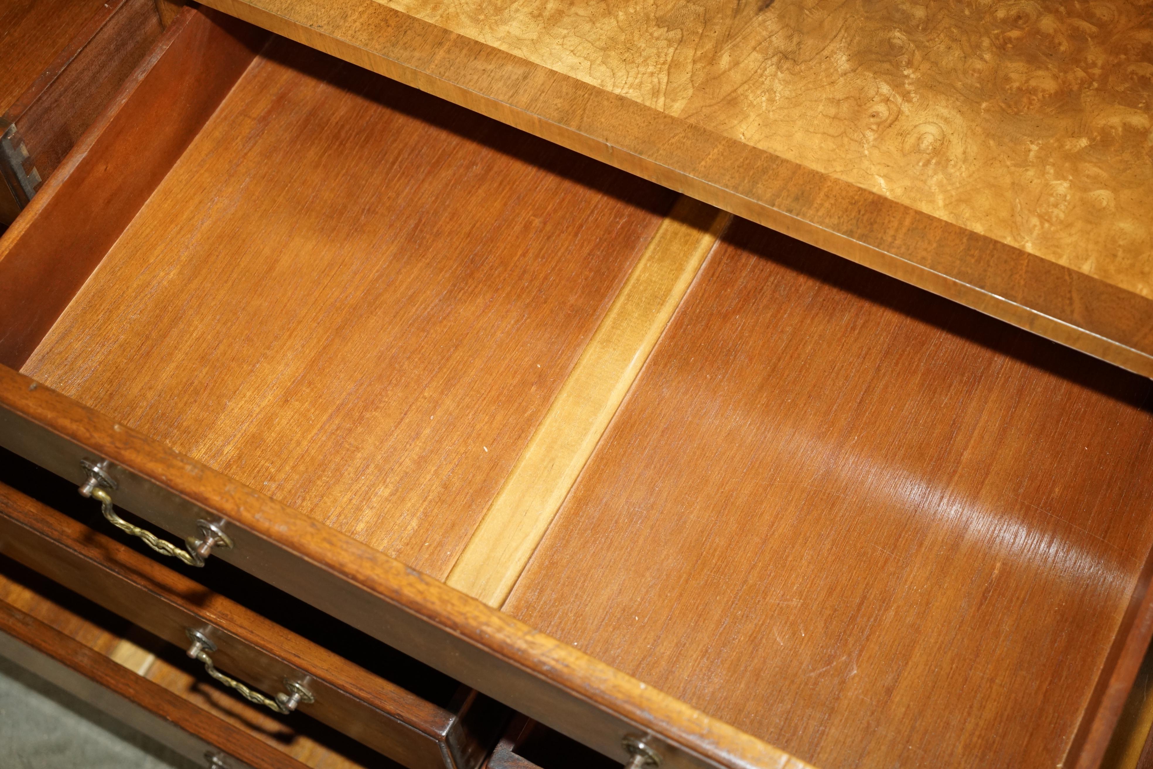 EXQUISITE BURR & BURL WALNUT SiDEBOARD BANK OR CHEST OF DRAWERS SUBLIME PATINA For Sale 12