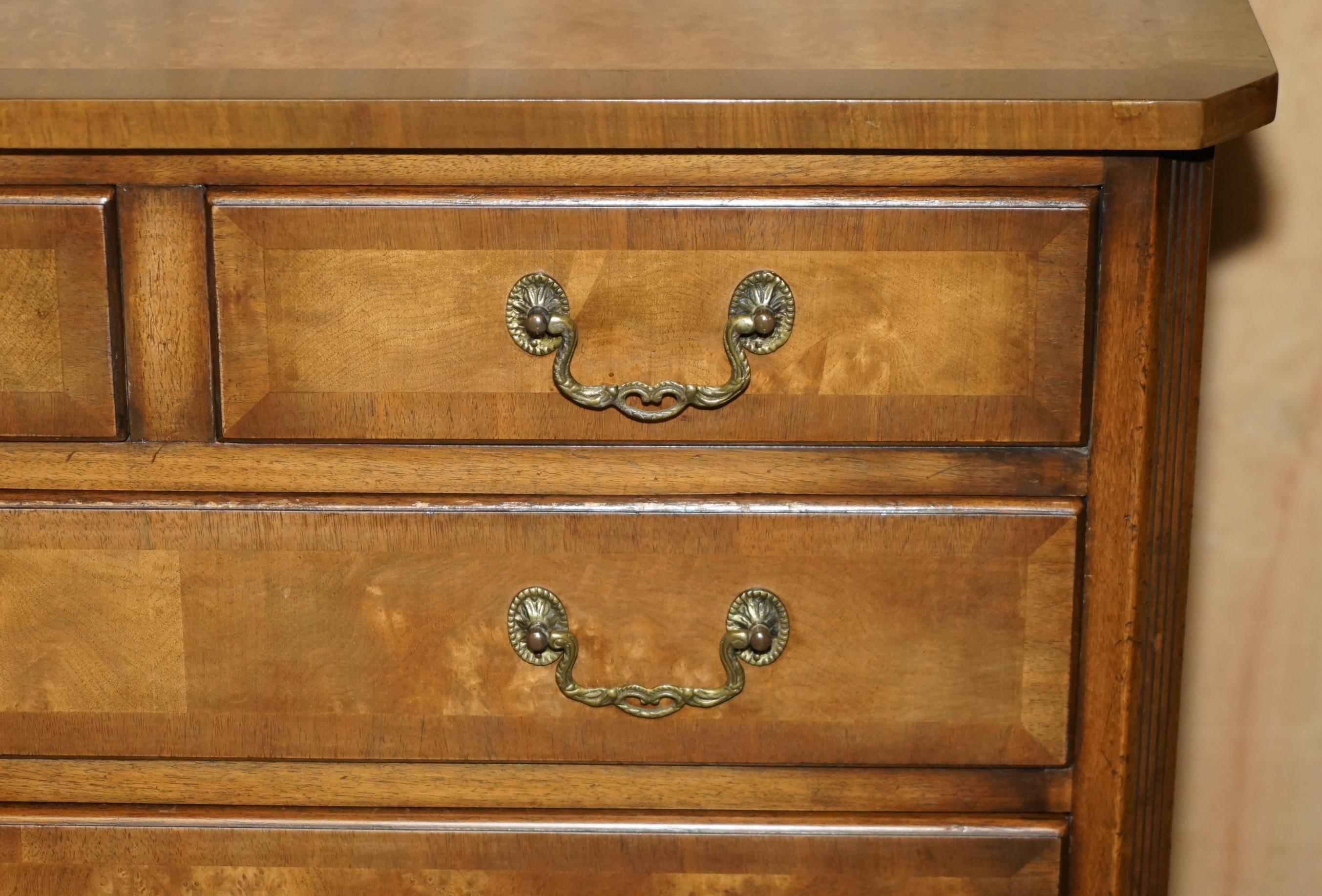 EXQUISITE BURR & BURL WALNUT SiDEBOARD BANK OR CHEST OF DRAWERS SUBLIME PATINA In Good Condition For Sale In West Sussex, Pulborough