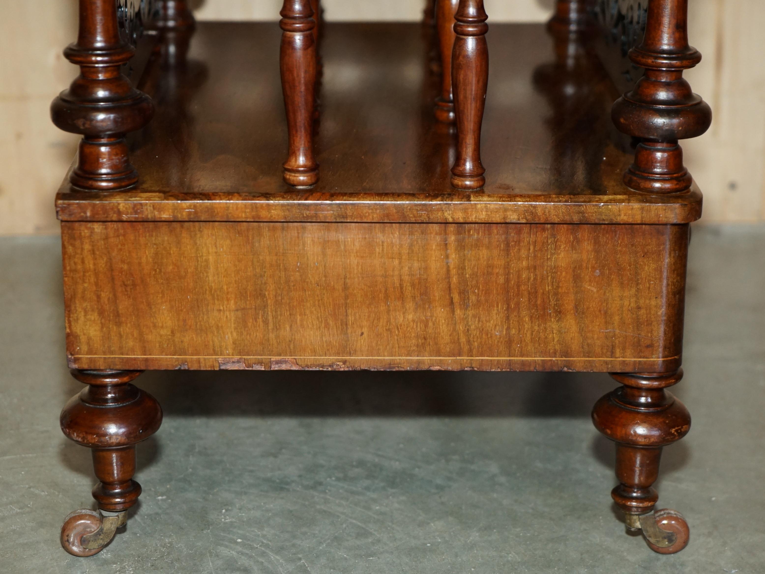 UNITA' DI CANTERBURIA IN NOCE BURR CIRCA 1840 CON BINARIO A GALLERIA IN OTTONE in vendita 5