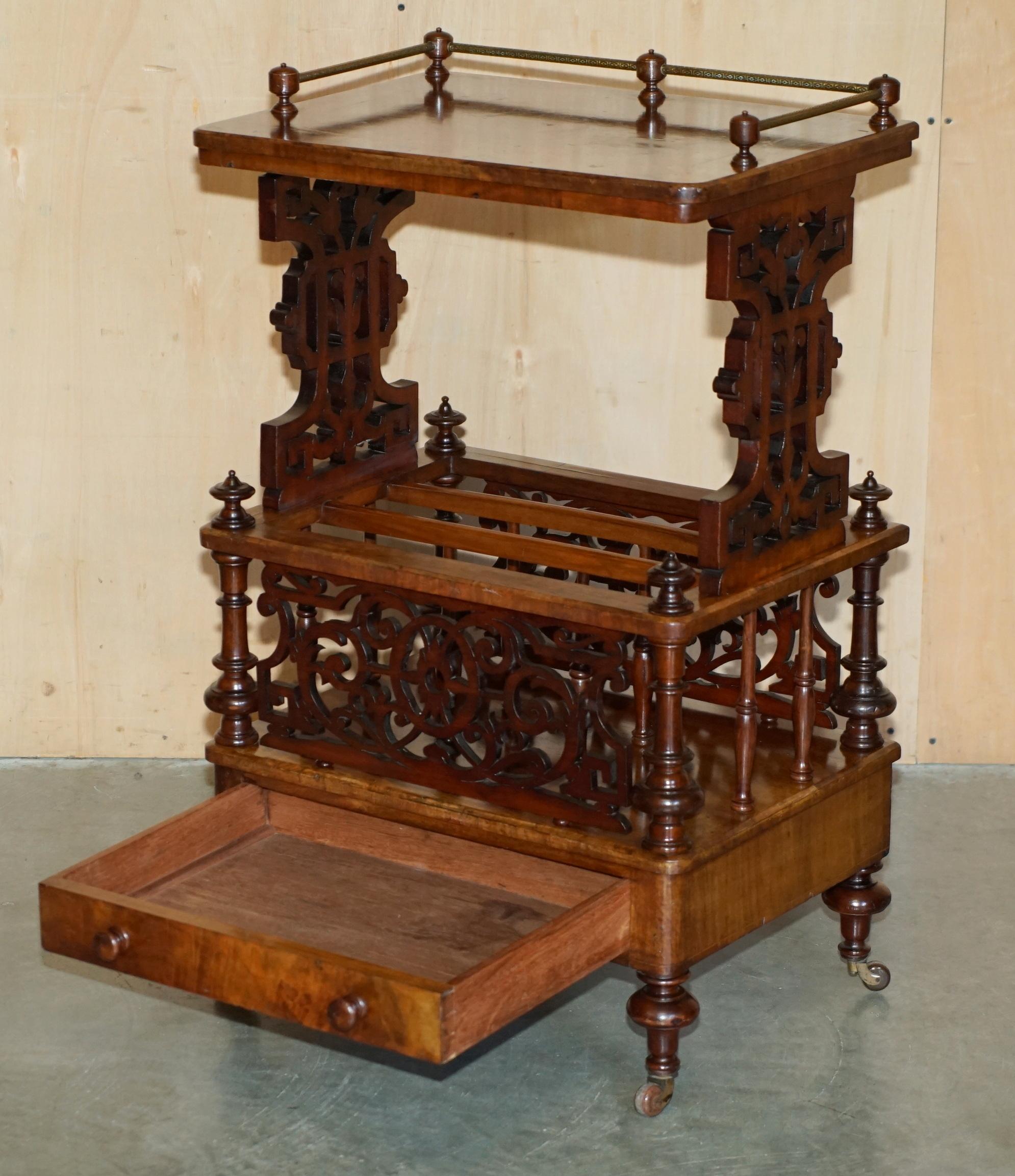 UNITA' DI CANTERBURIA IN NOCE BURR CIRCA 1840 CON BINARIO A GALLERIA IN OTTONE in vendita 9