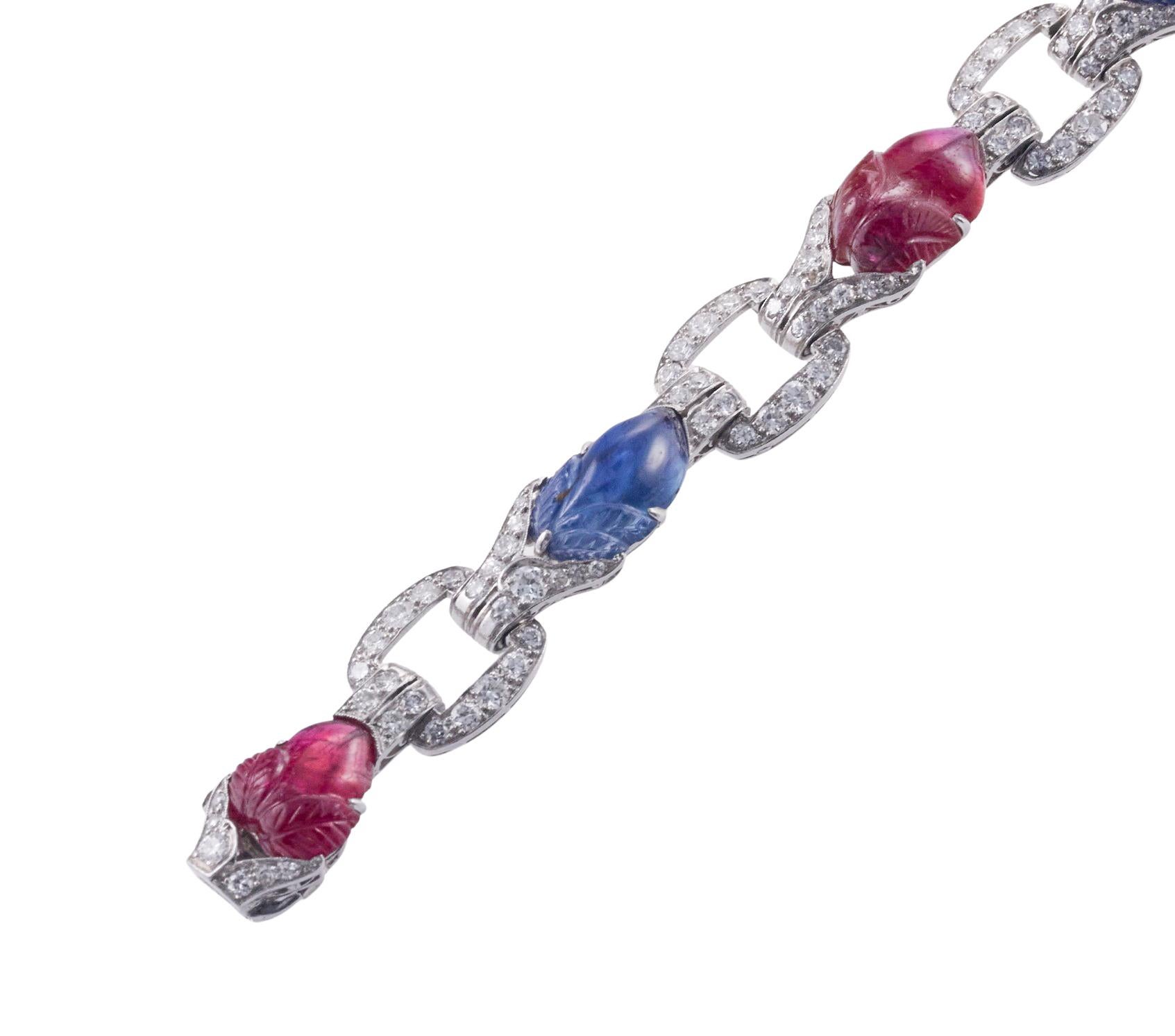 Exquisite Carved Ruby & Sapphire Diamond Gold Bracelet In Excellent Condition For Sale In New York, NY