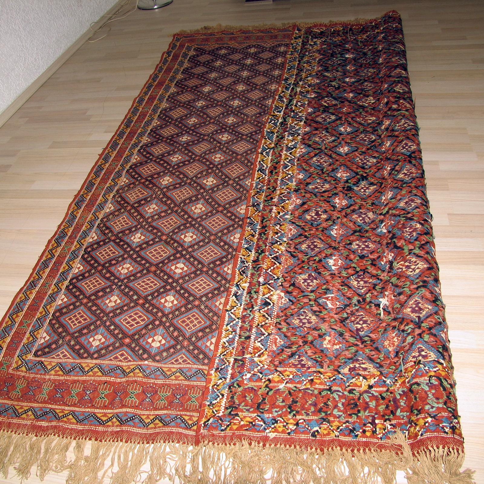 Exquisite Caucasian Flat Weaved Rug 1940s For Sale 4