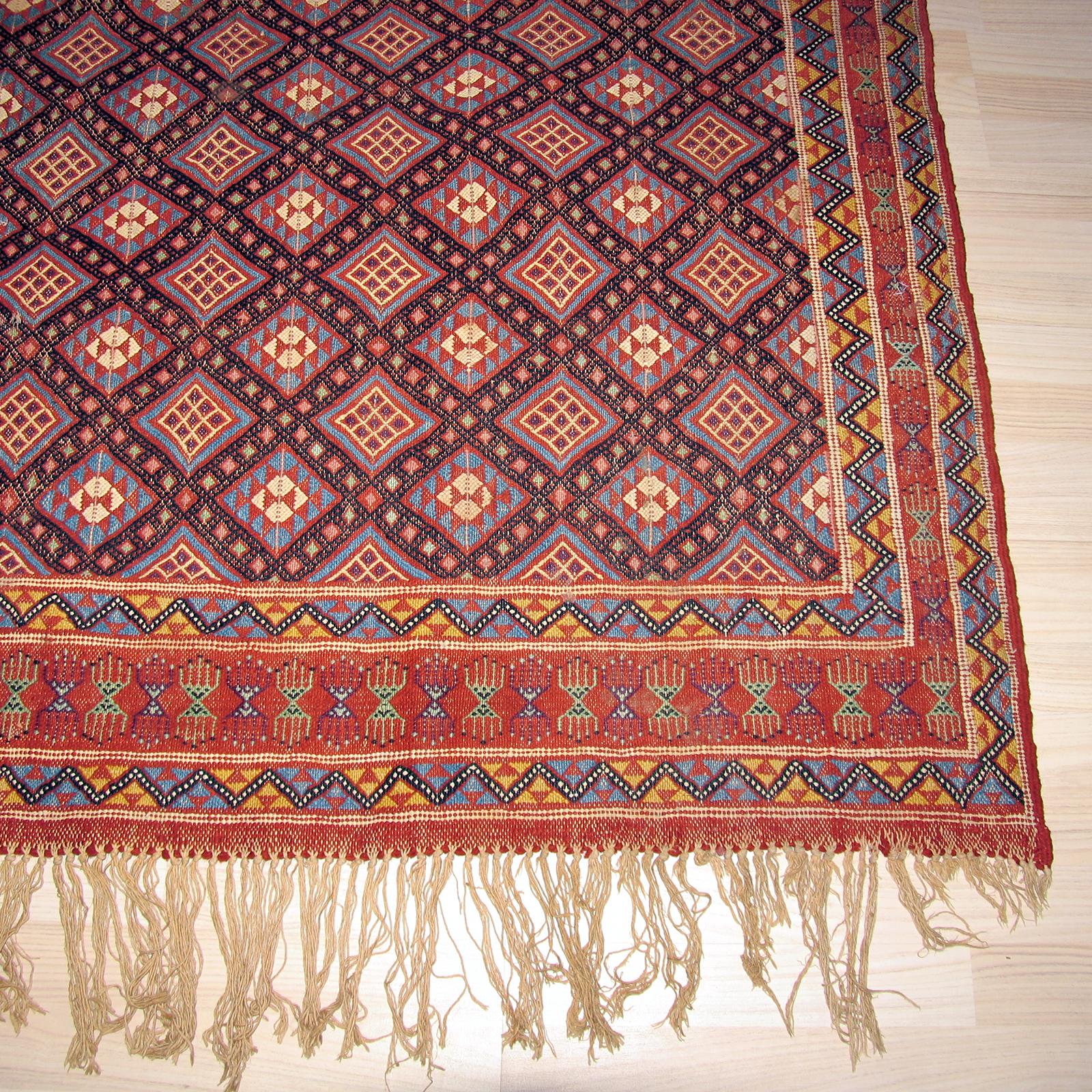 Magnifique tapis caucasien tissé à plat 6,9 pieds x 9,8 pieds des années 1940 Bon état - En vente à Bochum, NRW