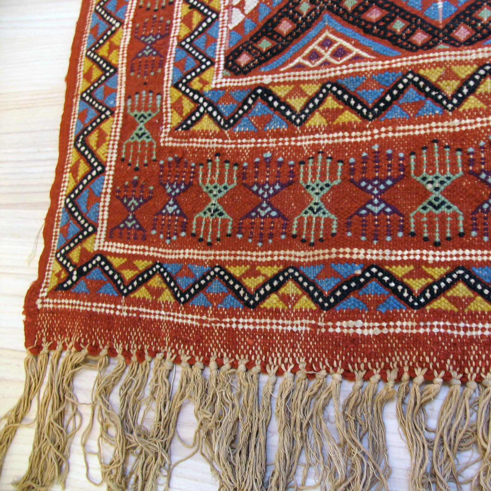 Laine Magnifique tapis caucasien tissé à plat 6,9 pieds x 9,8 pieds des années 1940 en vente