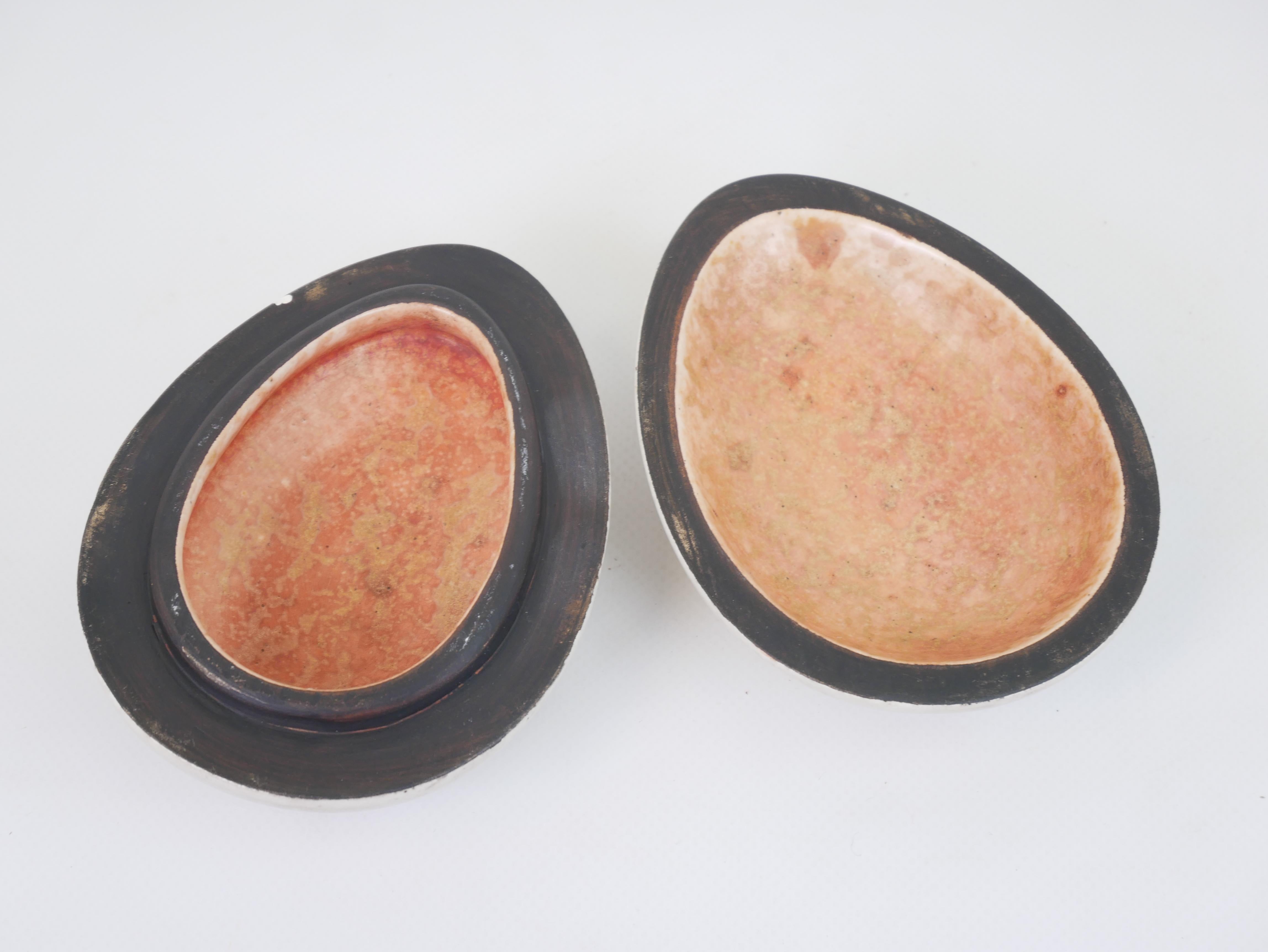 Exquisite ceramic box or tidy in the shape of a pebble by Hans Hedberg For Sale 5
