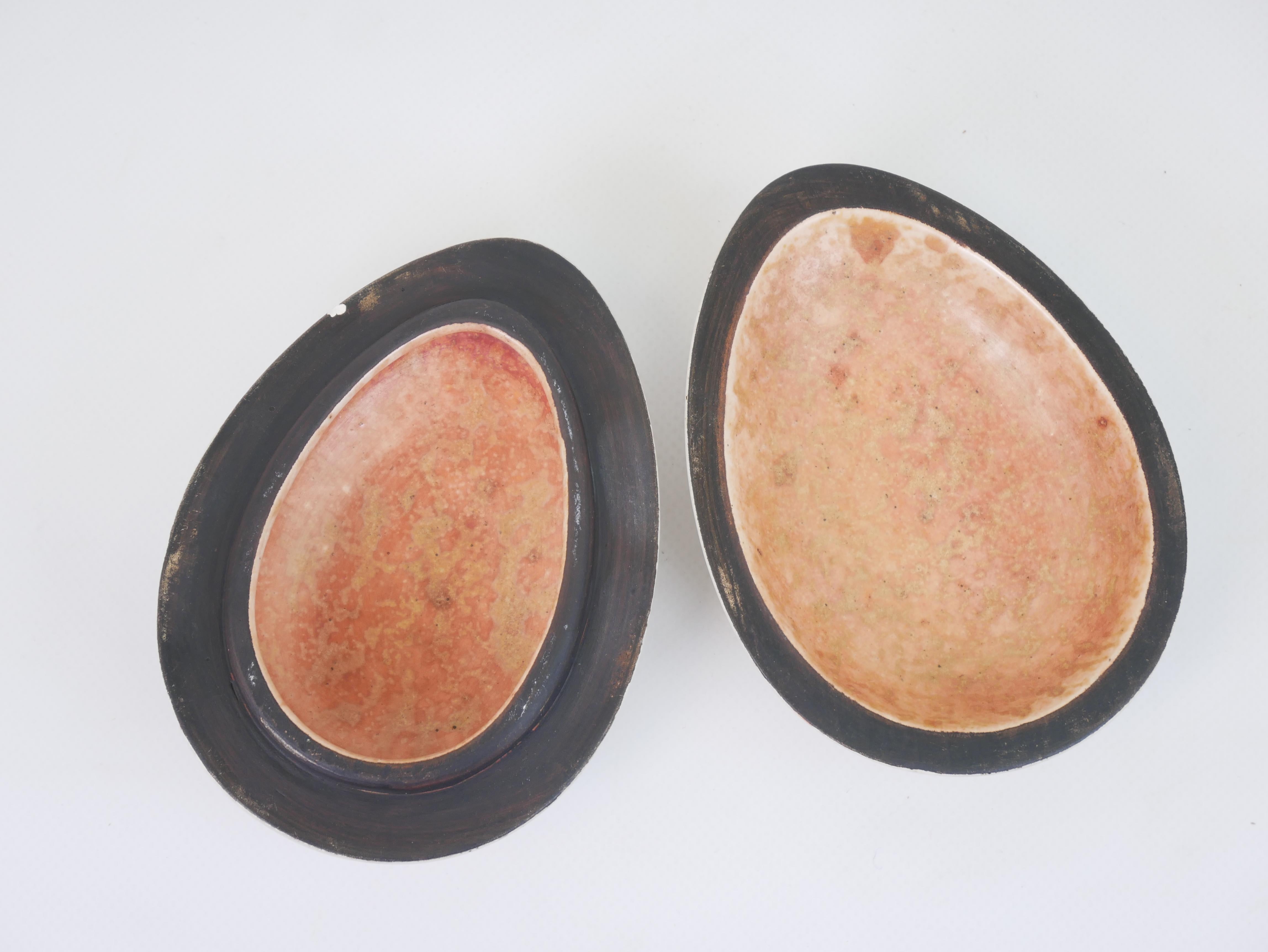 Exquisite ceramic box or tidy in the shape of a pebble by Hans Hedberg For Sale 6