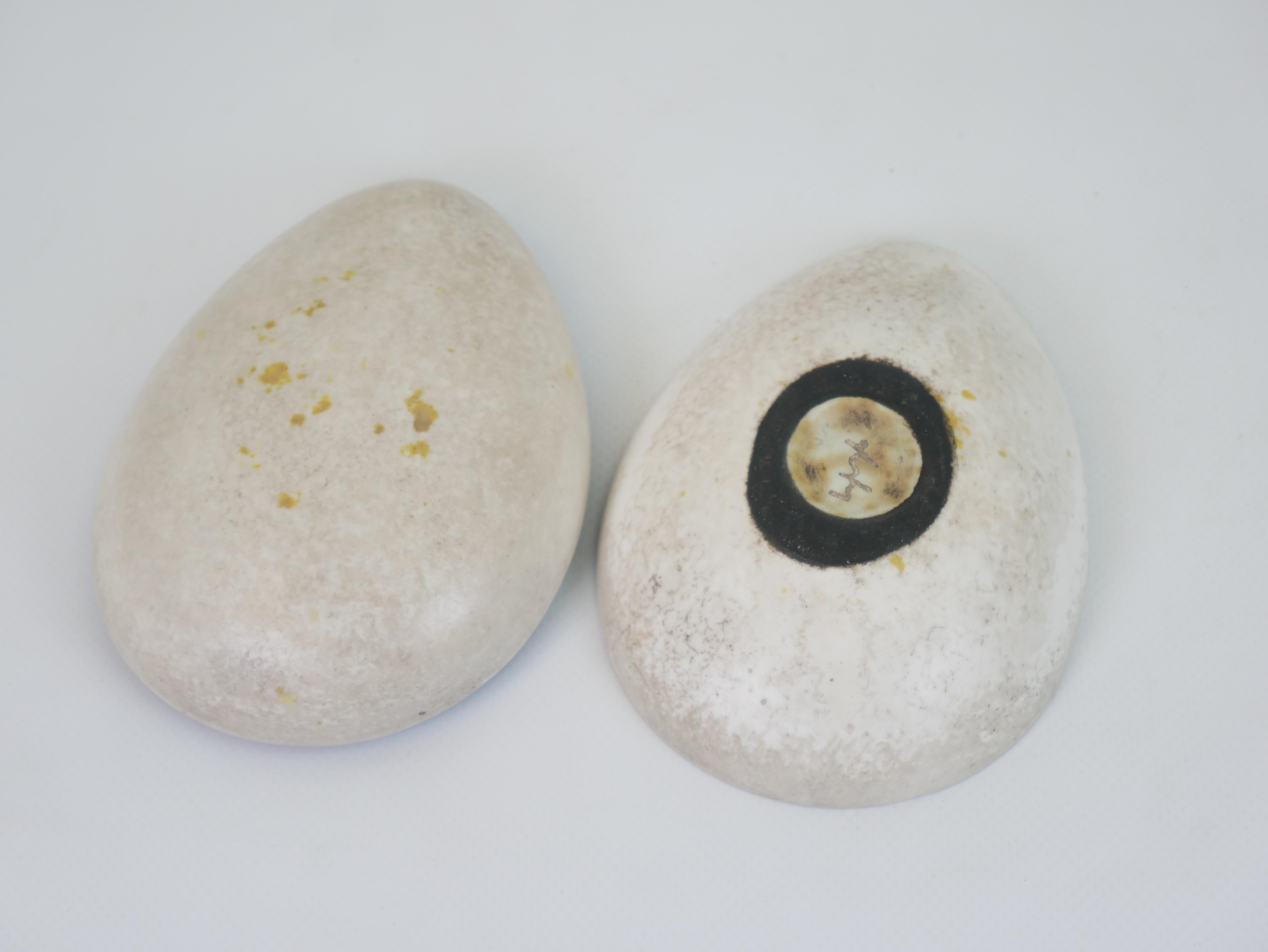 Exquisite ceramic box or tidy in the shape of a pebble by Hans Hedberg For Sale 7