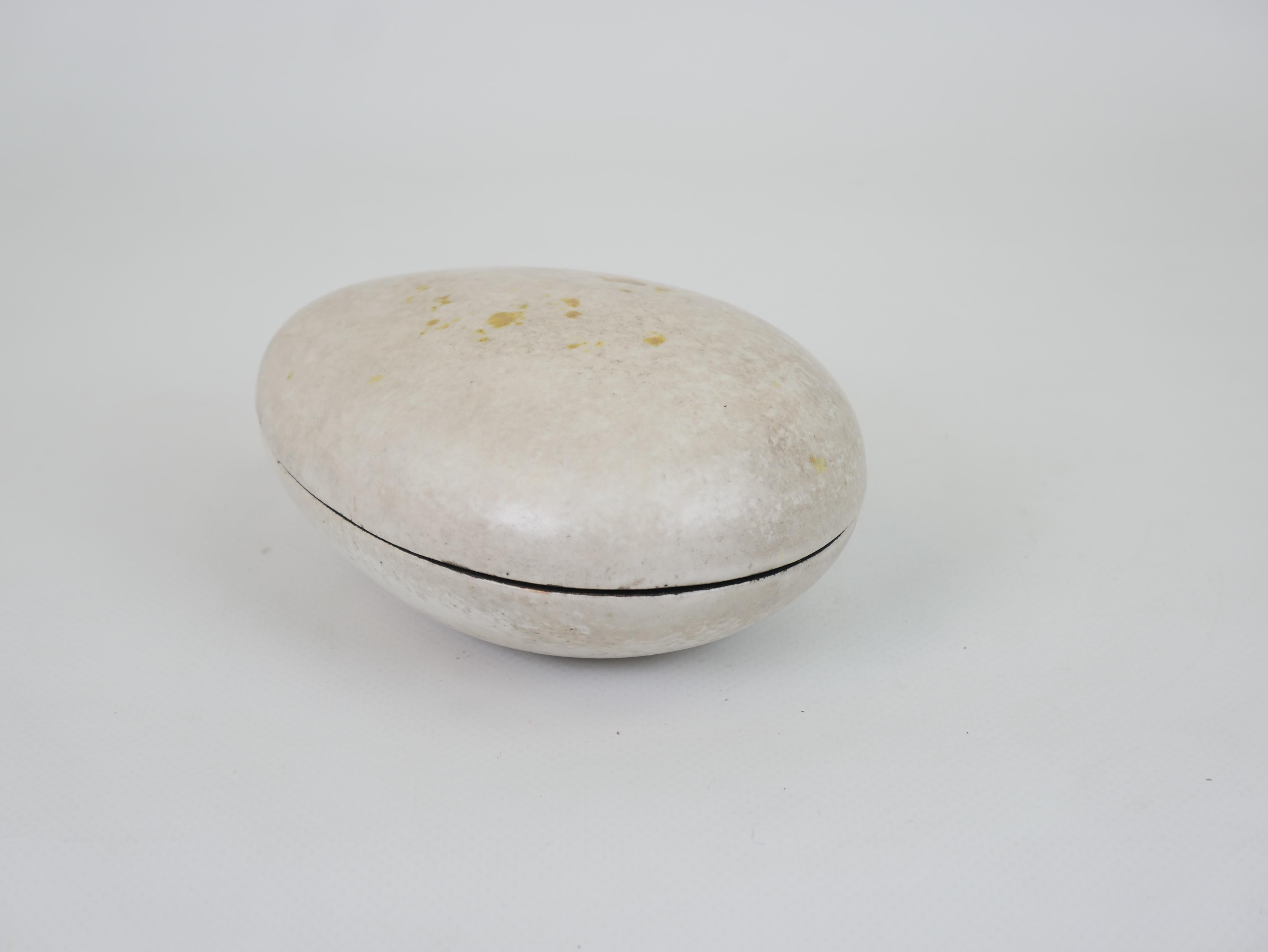 Exquisite ceramic box or tidy in the shape of a pebble by Hans Hedberg For Sale 2