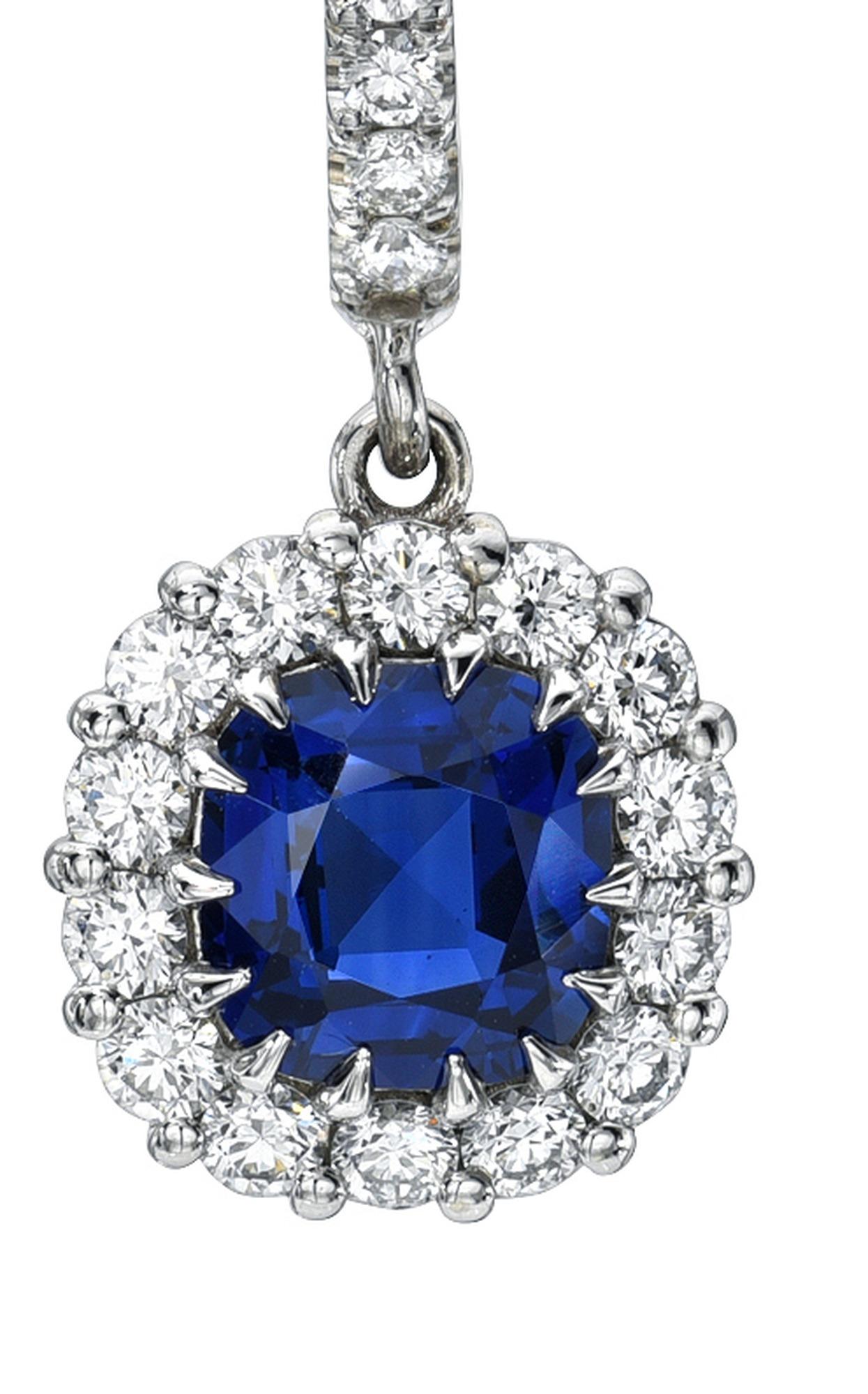 Donna Squisiti orecchini di diamanti con zaffiro blu di Ceylon - 1stDibs Sapphire Jewelry in vendita